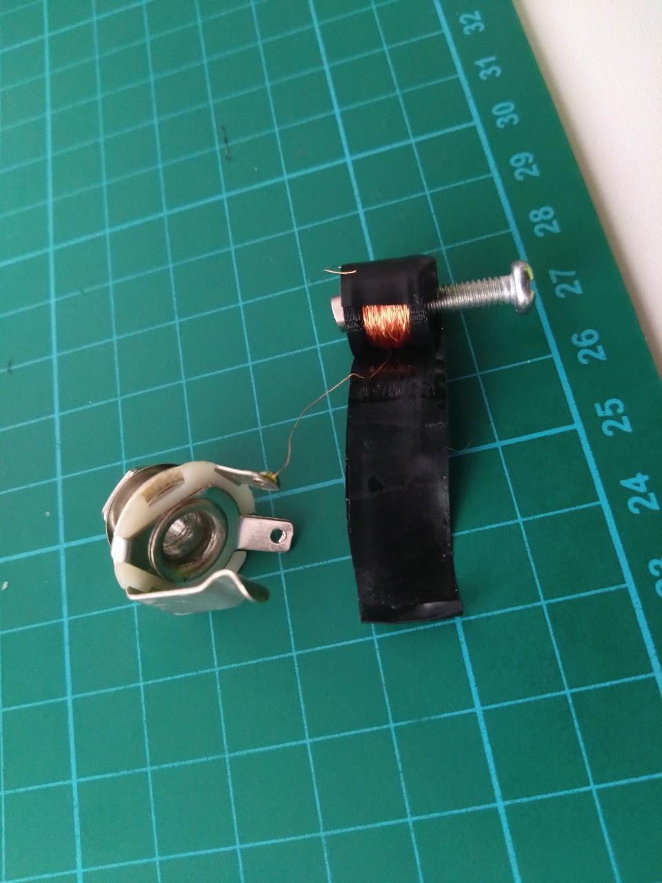 Miniatura 3 do modelo 3D Single String Single Coil Pickup