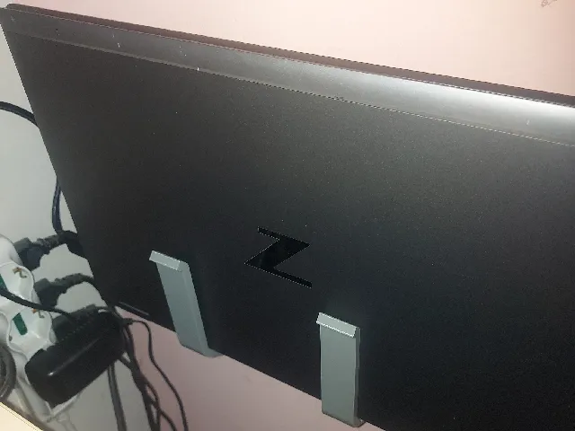 Laptop Wall Mount – Up to 30 mm Thick
