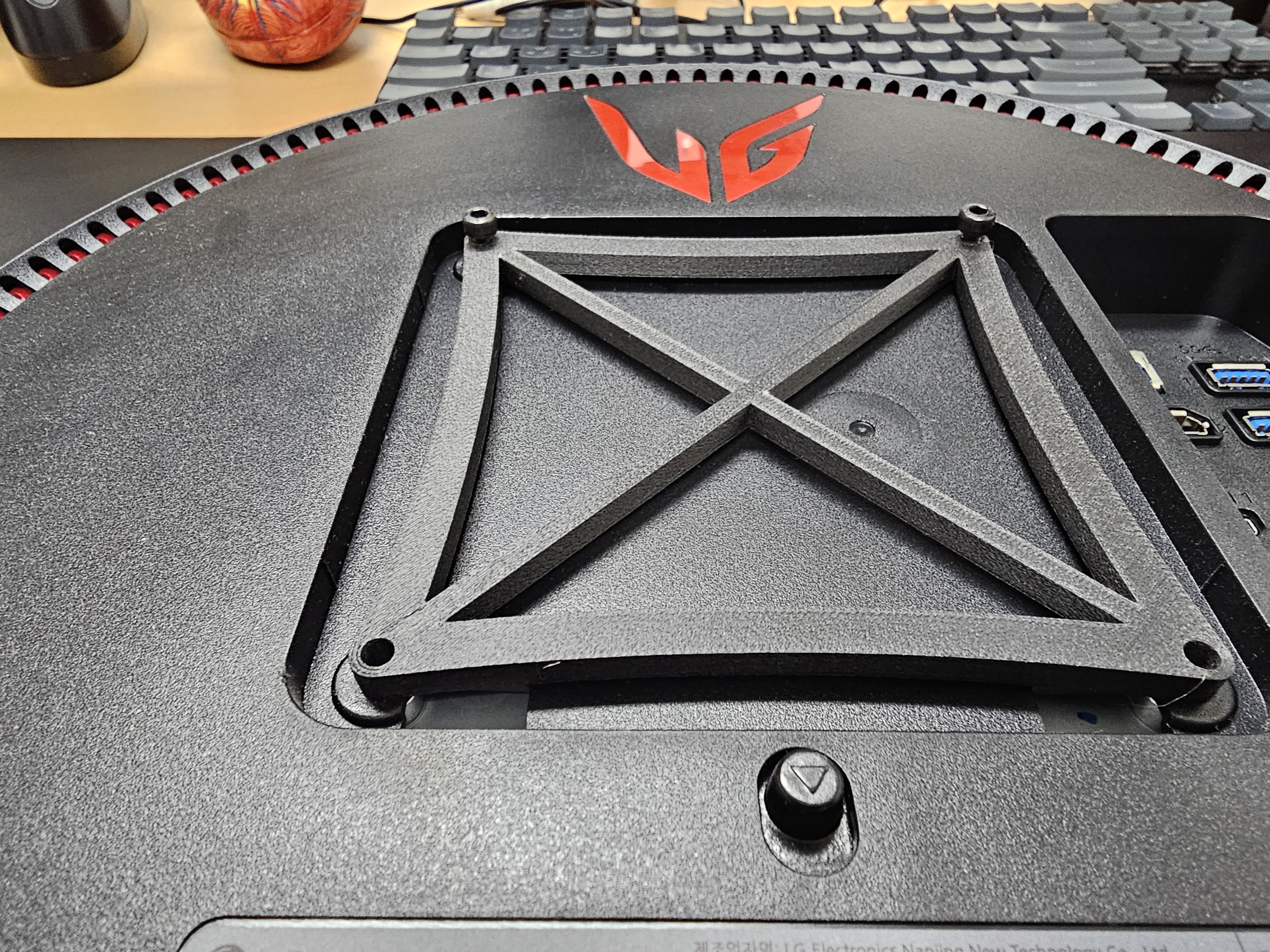 VESA 100x100mm 5mm thickness standoff for LG 27GL850