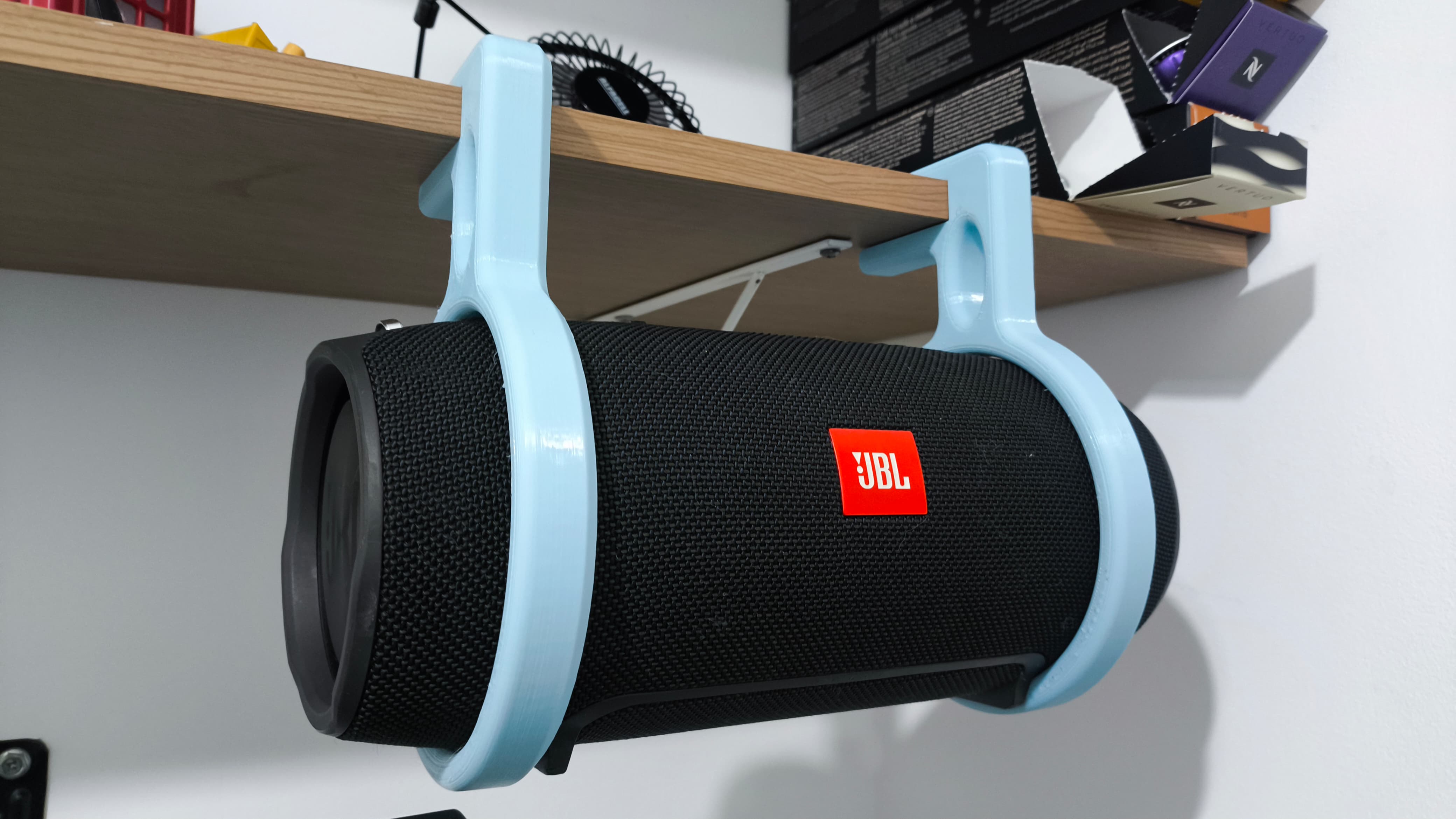 JBL Xtreme shelf support