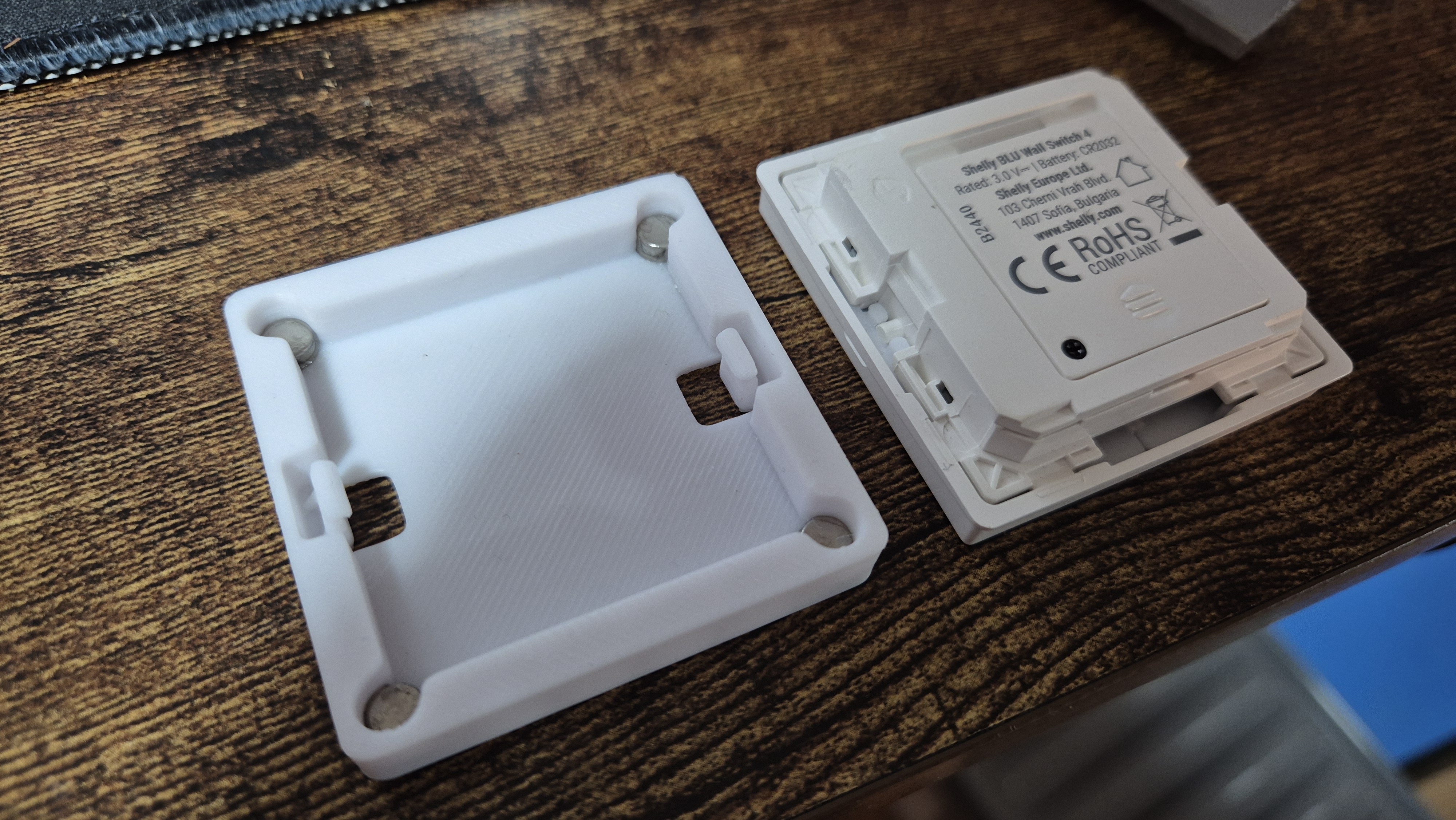 Shelly Blu Wall Switch 4 - Magnetic Backplate