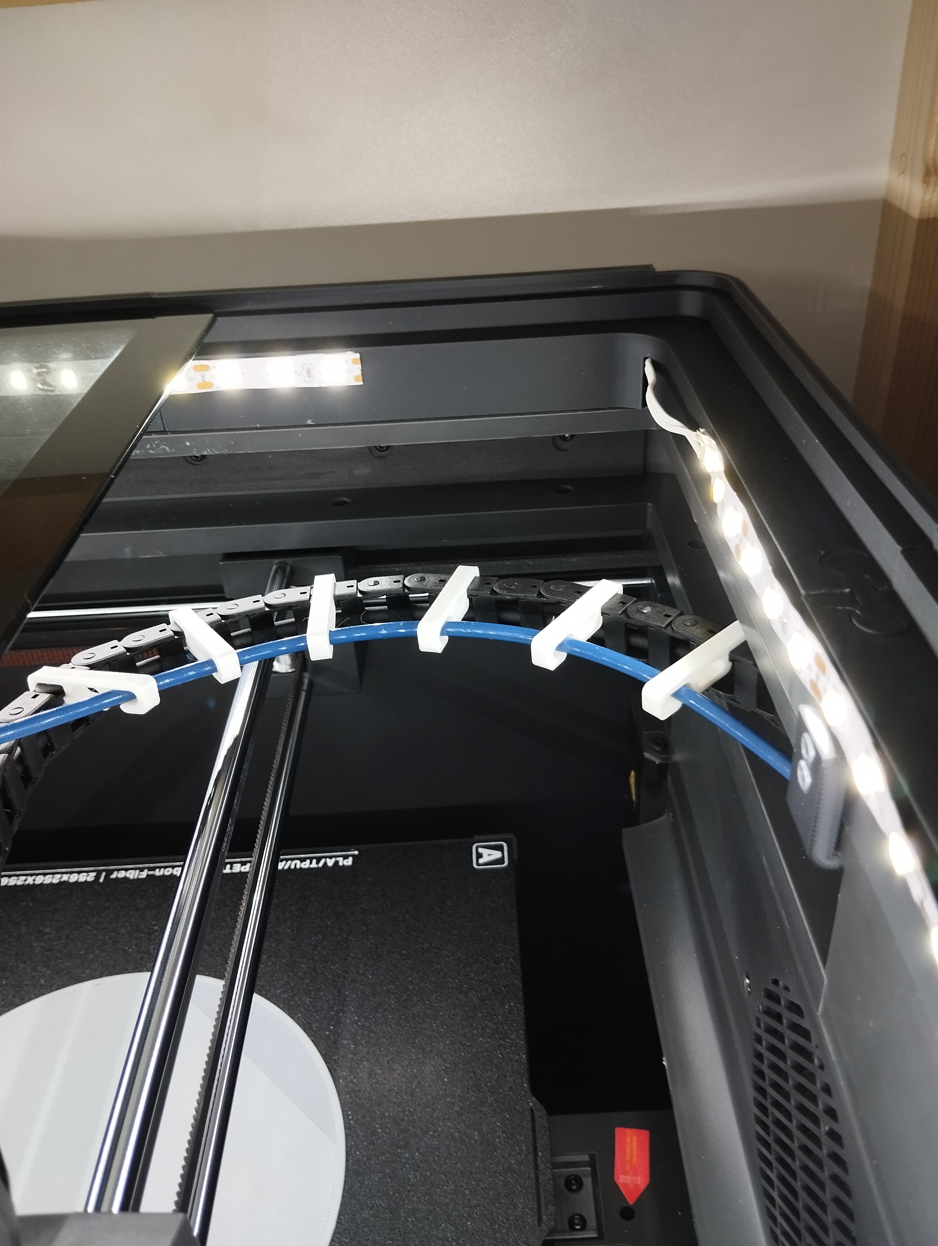 Support de tube PTFE sur le chaine câble Centauri Carbon