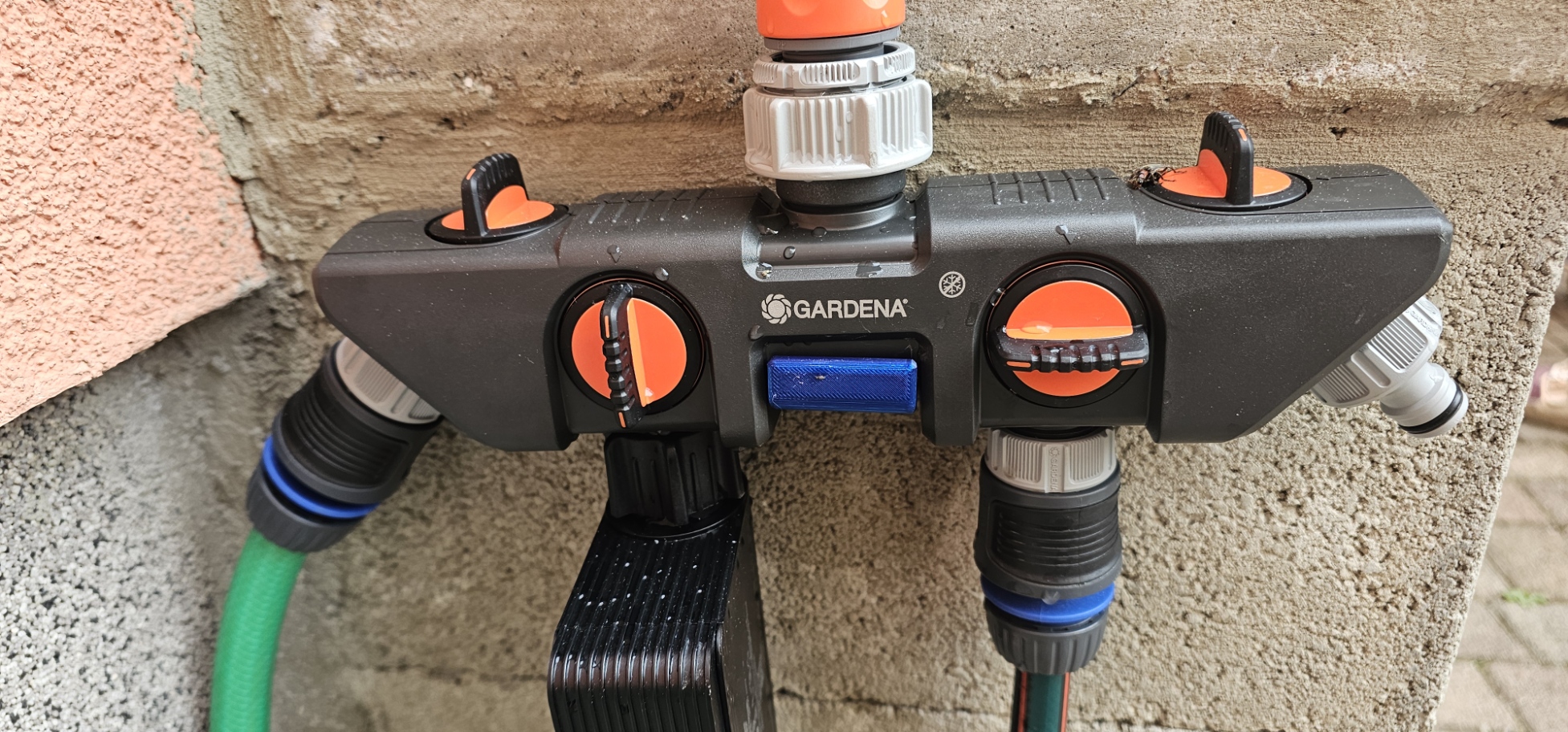 Gardena 1 to 4 Holder
