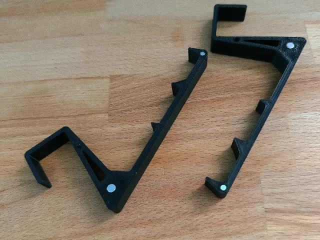 Airplane Seatback Device Holder - Adjustable Magnet Size