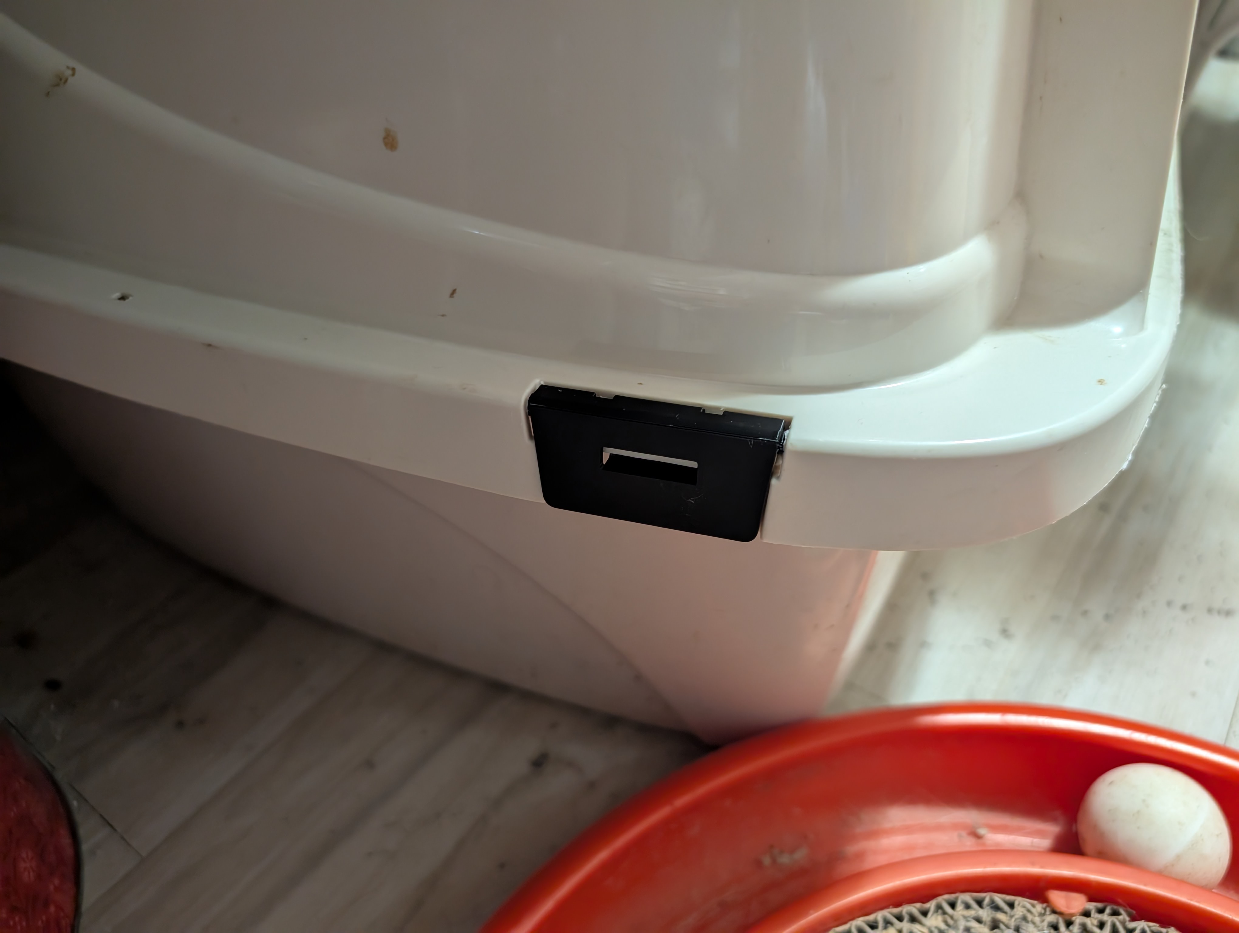 Litter Box Replacement Clasp