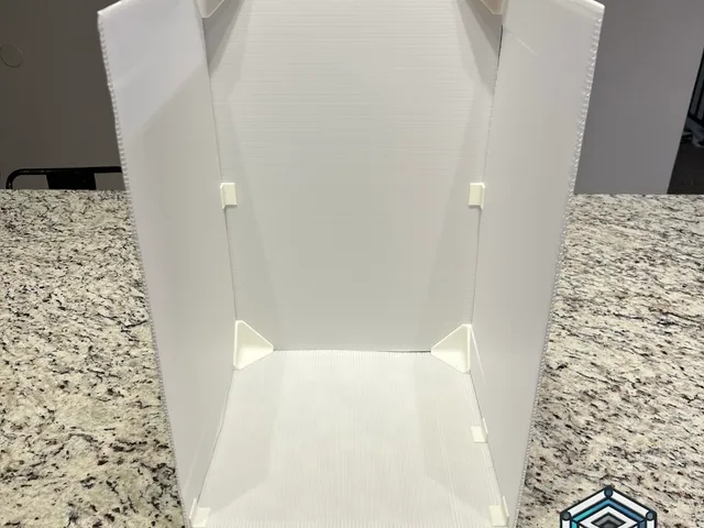 Easy photo/paint booth from corroplast, hardboard, or cardboard