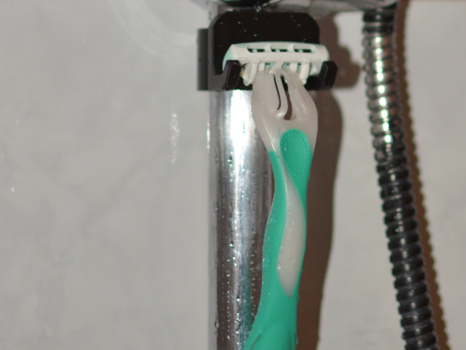 Razor Holder for Shower Rod / Pole