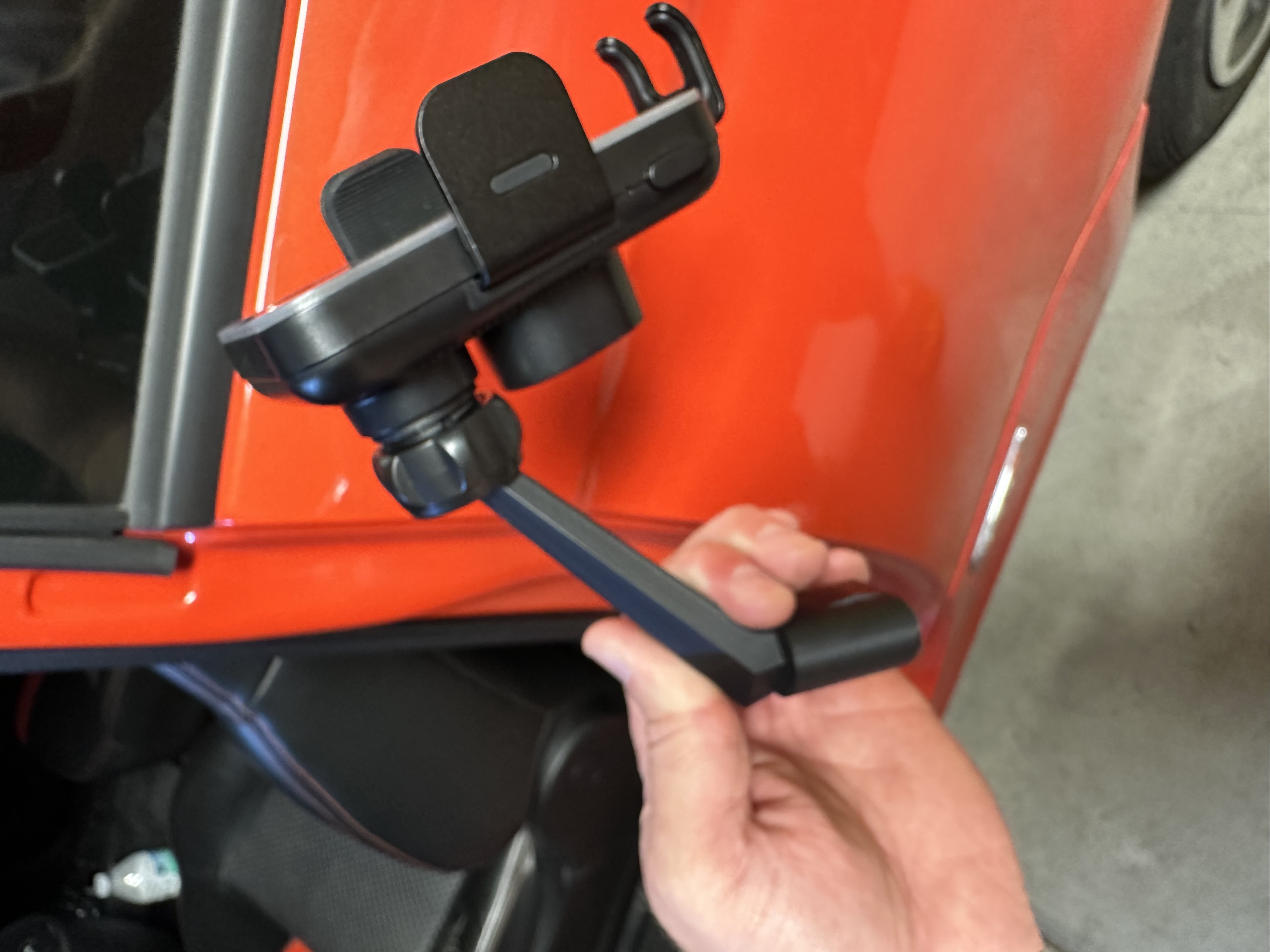 Fiat 500 TomTom Phone Stand by Modcre8tor Download free STL model