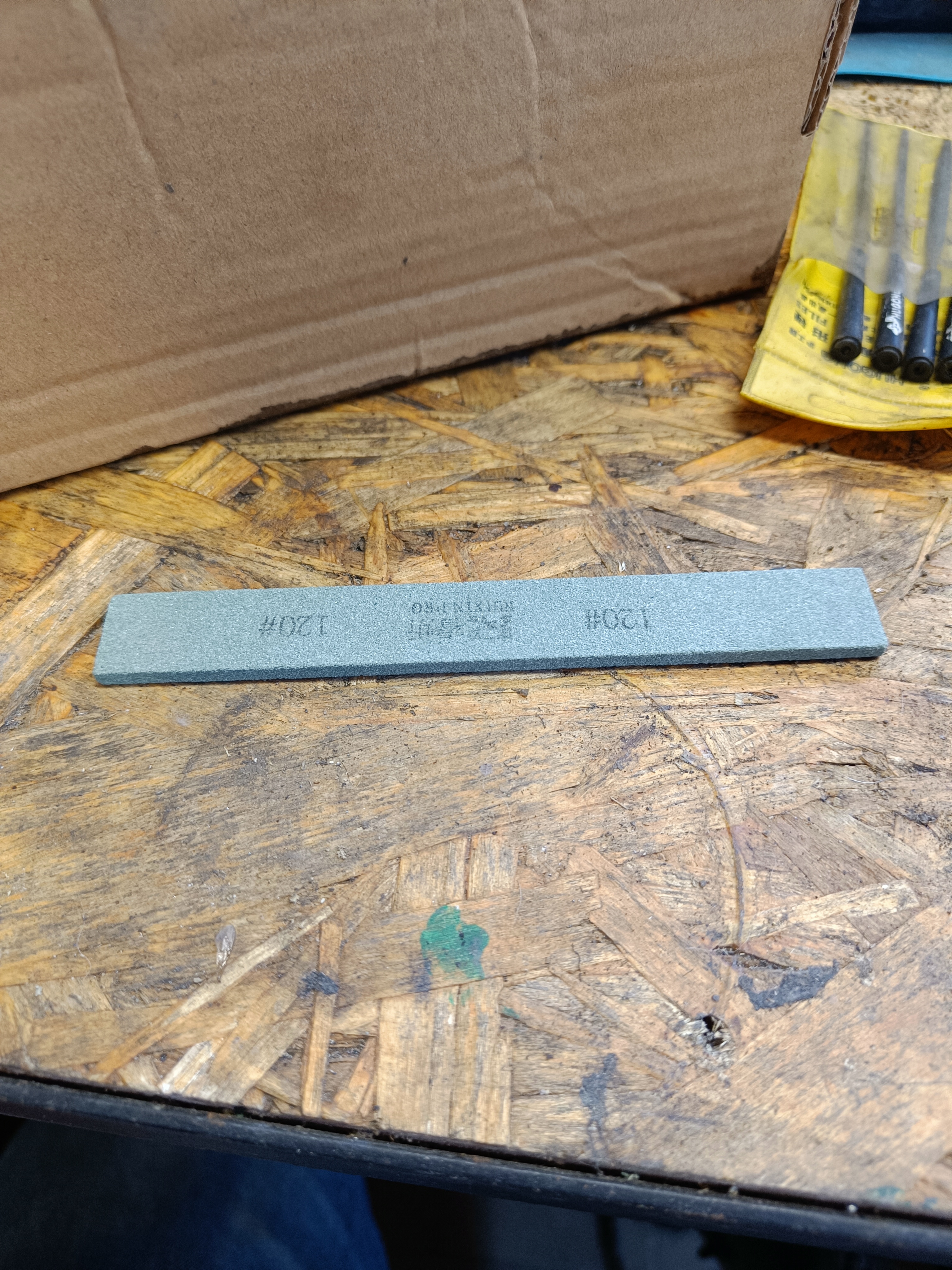 Miniatura 2 do modelo 3D knife stone base