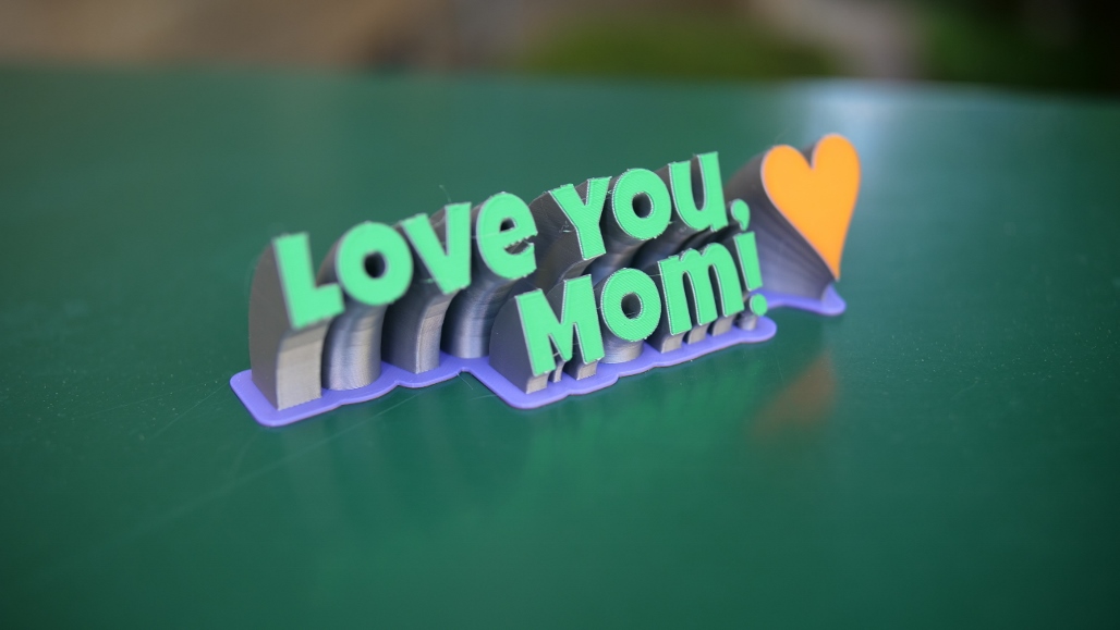 Love You, Mom! Statue for mothers day