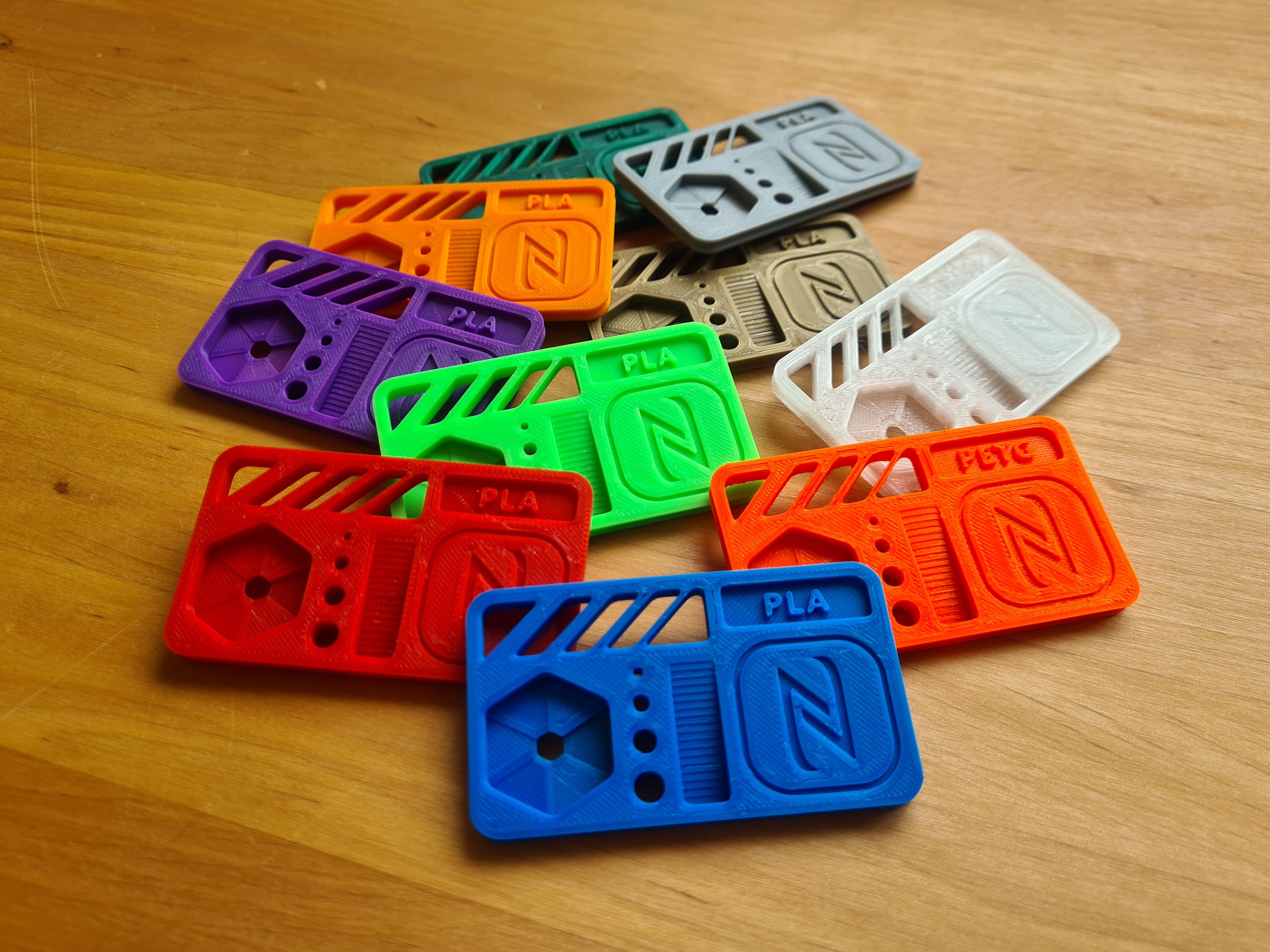Smart Filament Samples | NFC Filament Color Swatches von Molodos ...