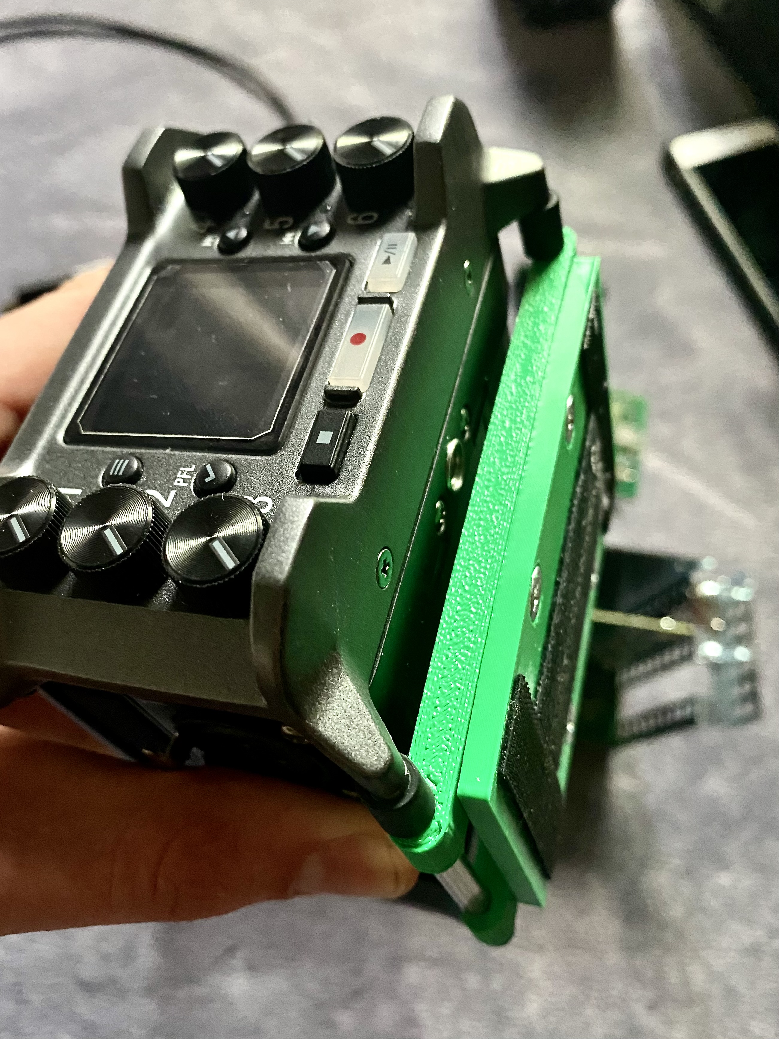 Plate + Double Clamp Velcro Holder for Zoom F6