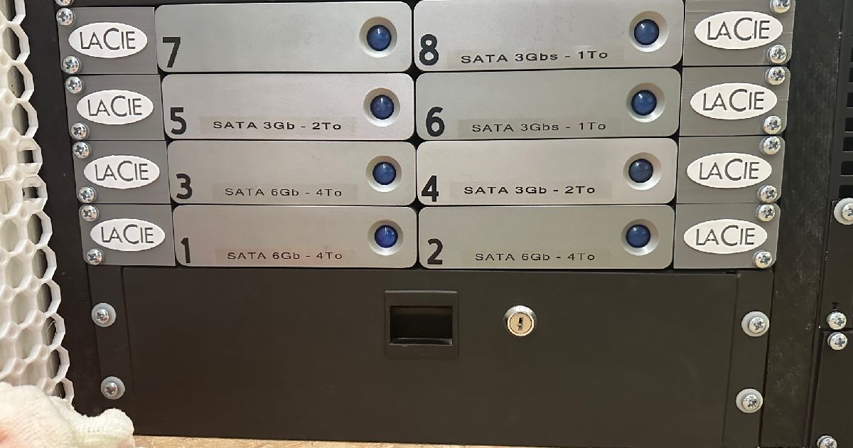 Lacie Disk Rack Mount by Cyril Ed | Download free STL model ...