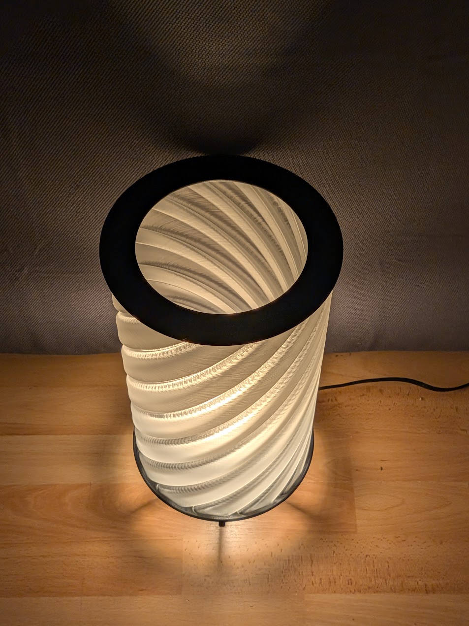 Twisted Lamp - Stand and Ceiling + variable height and vase mode for shade