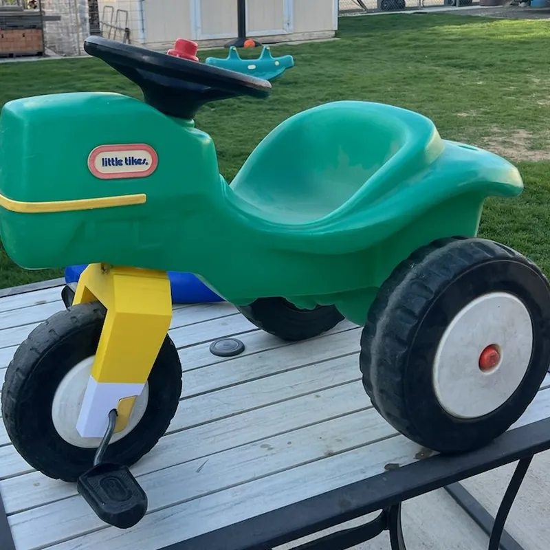 Little Tikes orders Ride On Tractor