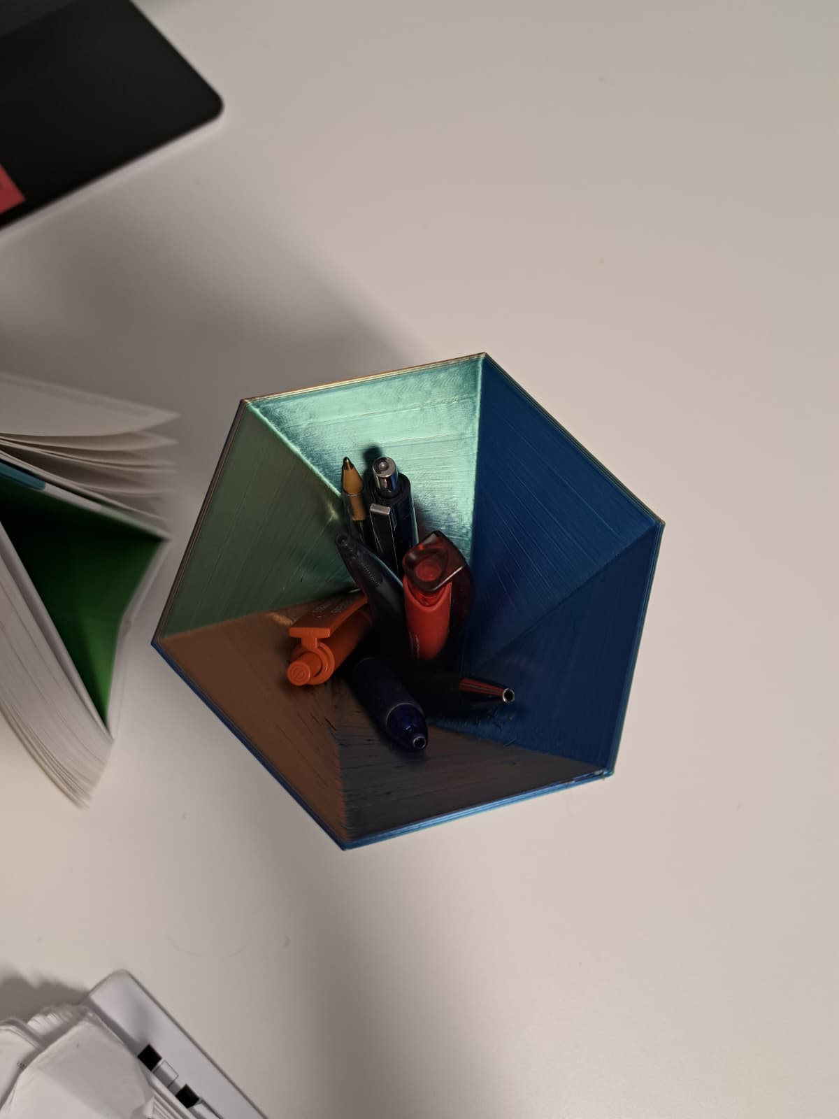Hexagonal twisted penholder — thumbnail 4