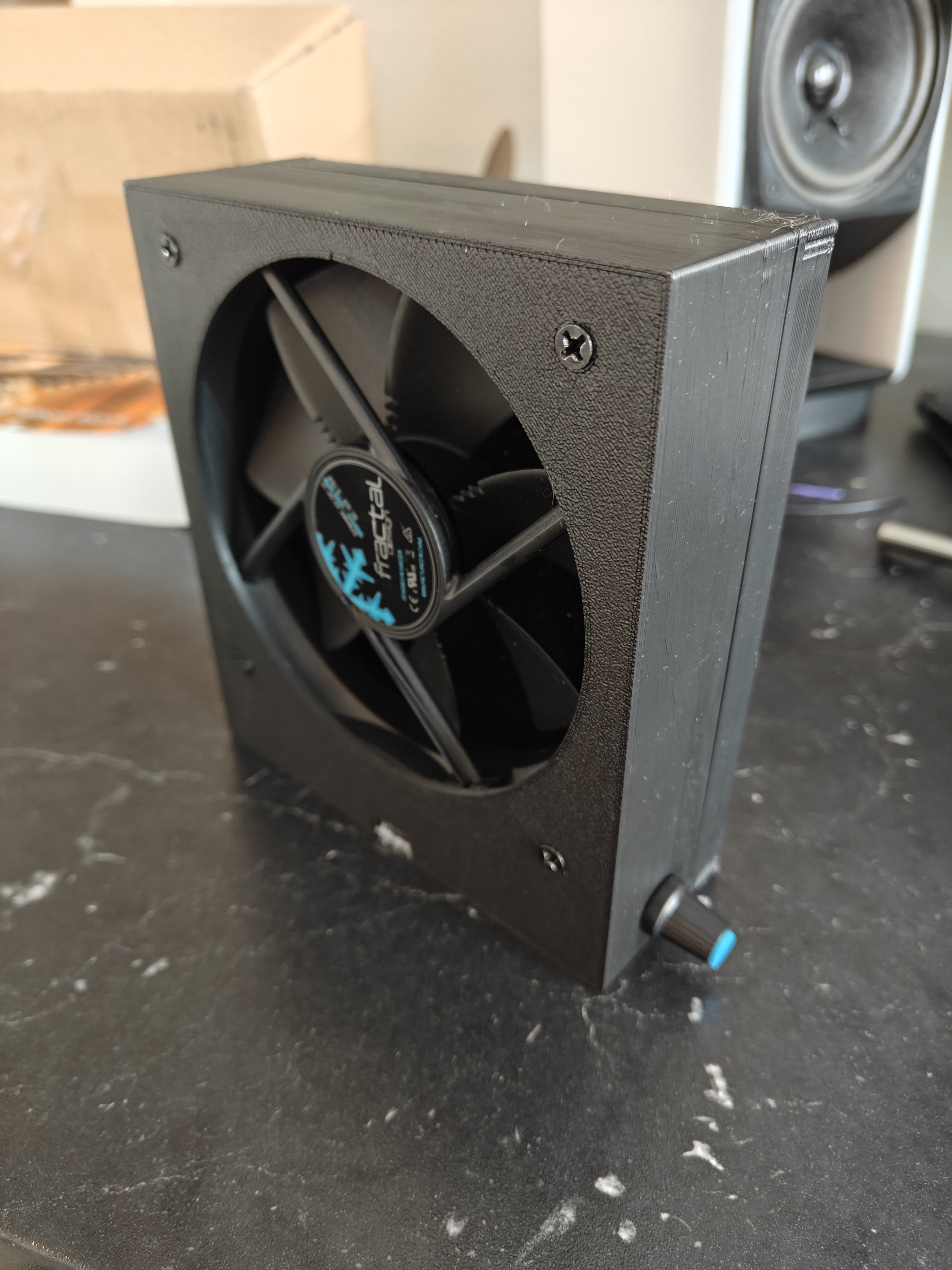 Miniatura 2 do modelo 3D Simple USB C fume extractor