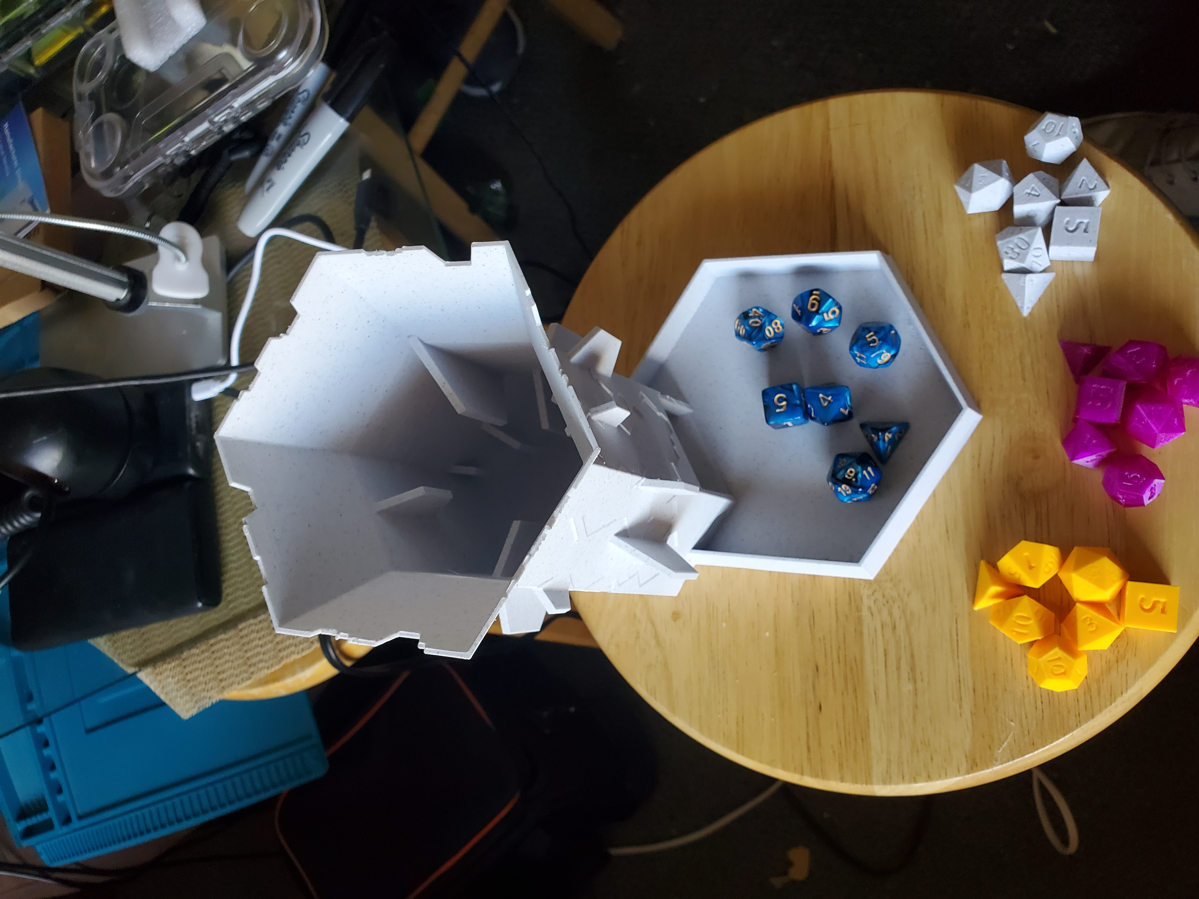 Miniatura 3 do modelo 3D Hex Dice Tower