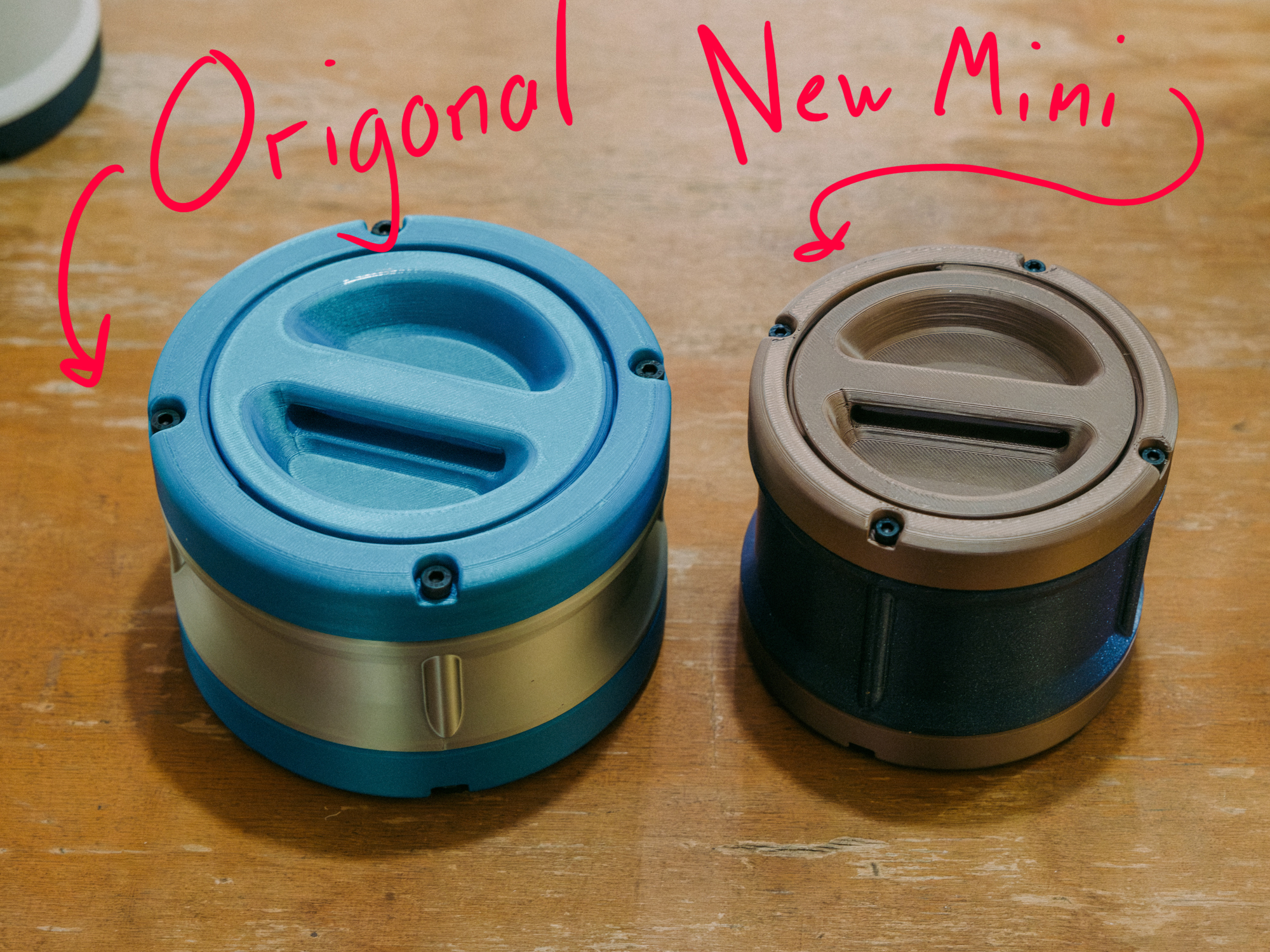 Miniatura 4 do modelo 3D Mini Canisters