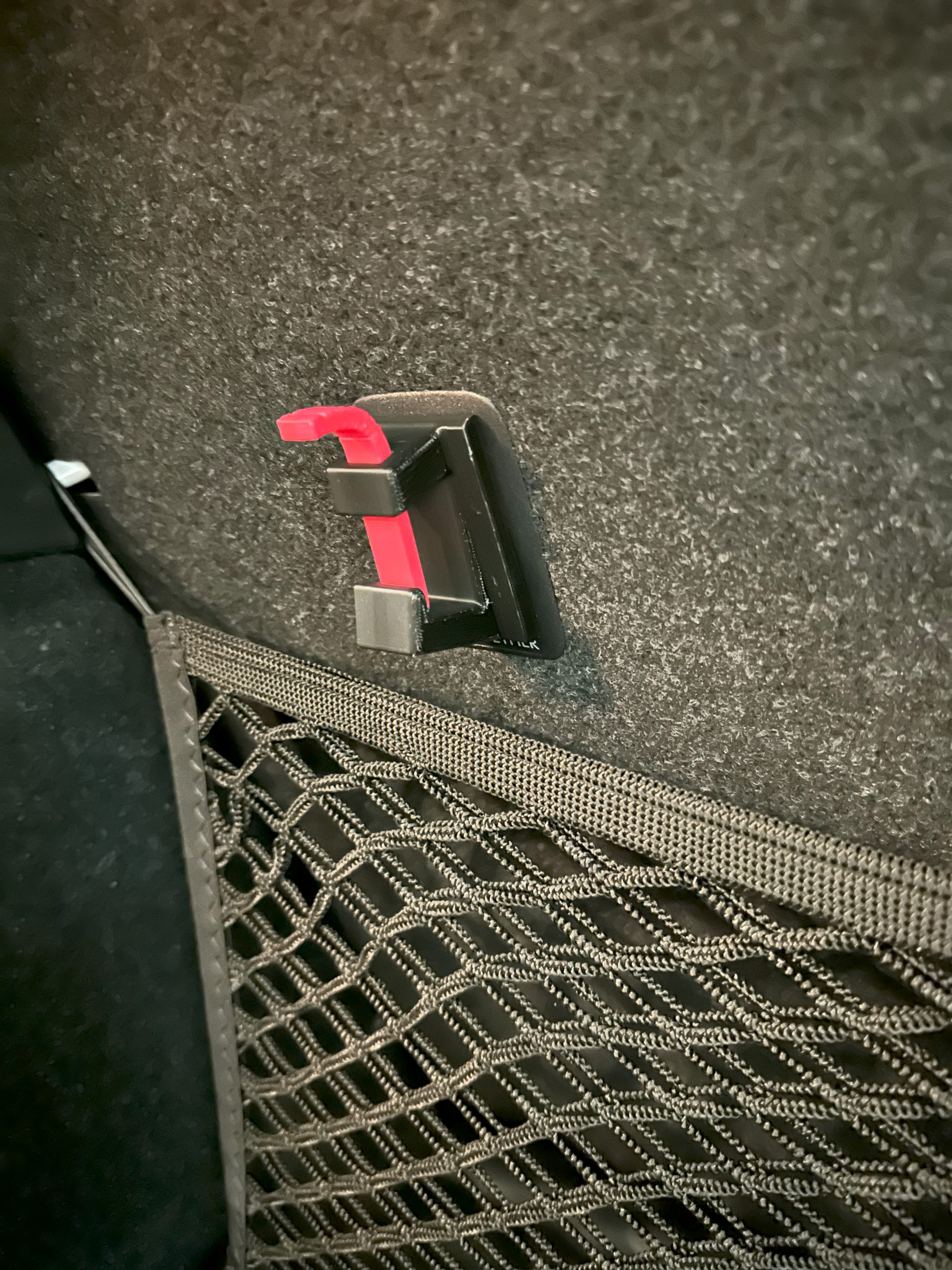 Car trunk hook for Top Tether - Skoda Cars