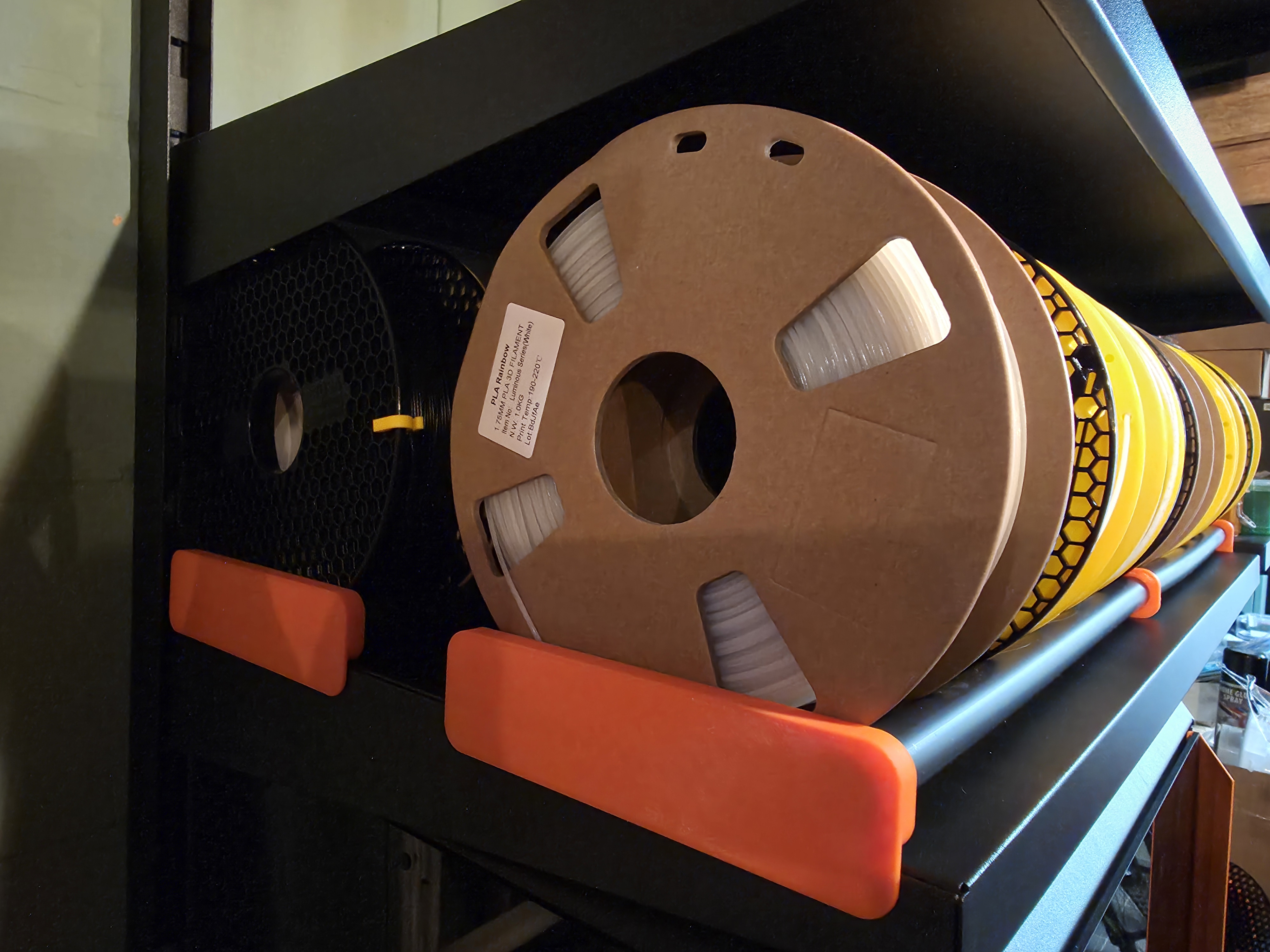 Filament holder storage pieces for electric pipes
