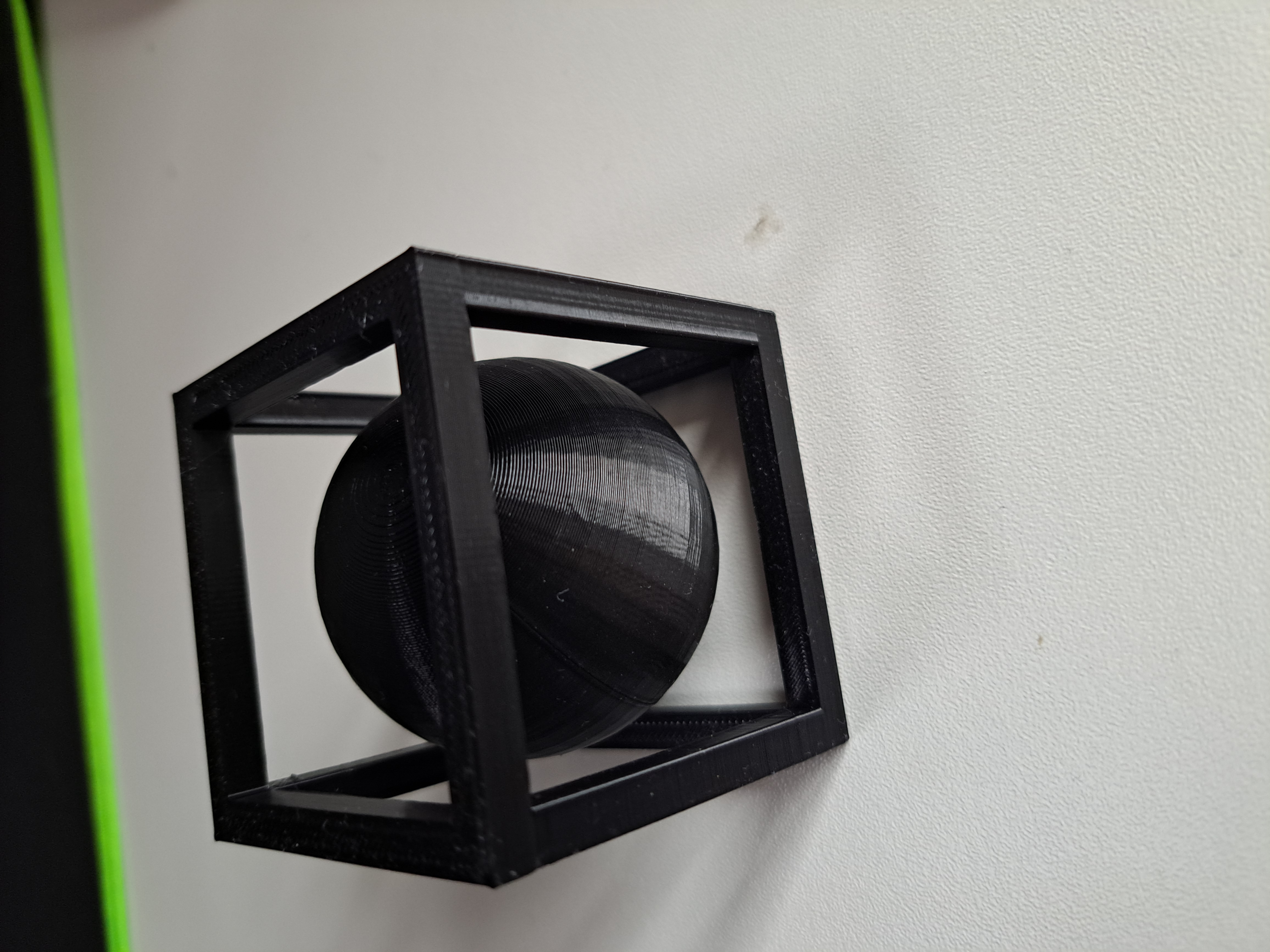 Miniatura 4 do modelo 3D Impossible Box