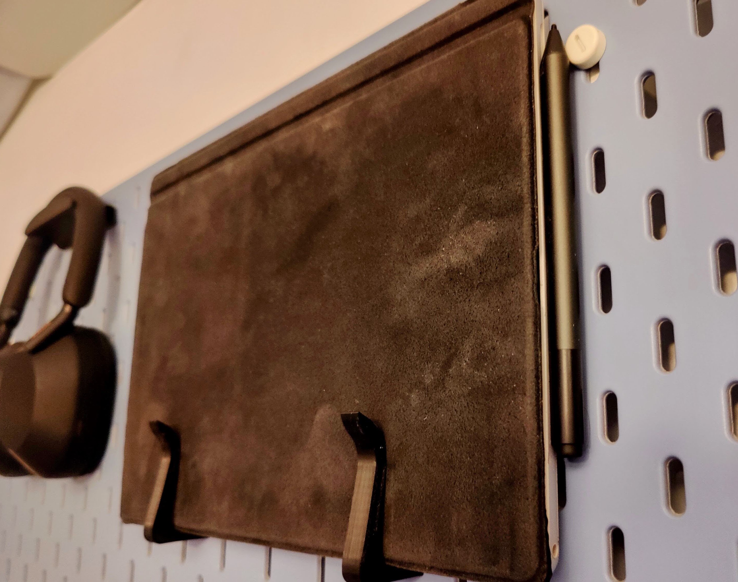 Laptop/tablet holder for Ikea Skadis board