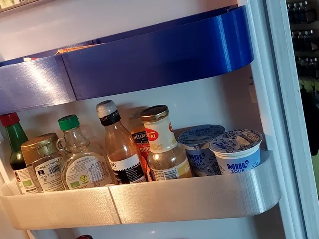 Refrigerator shelf (polička do ledničky)