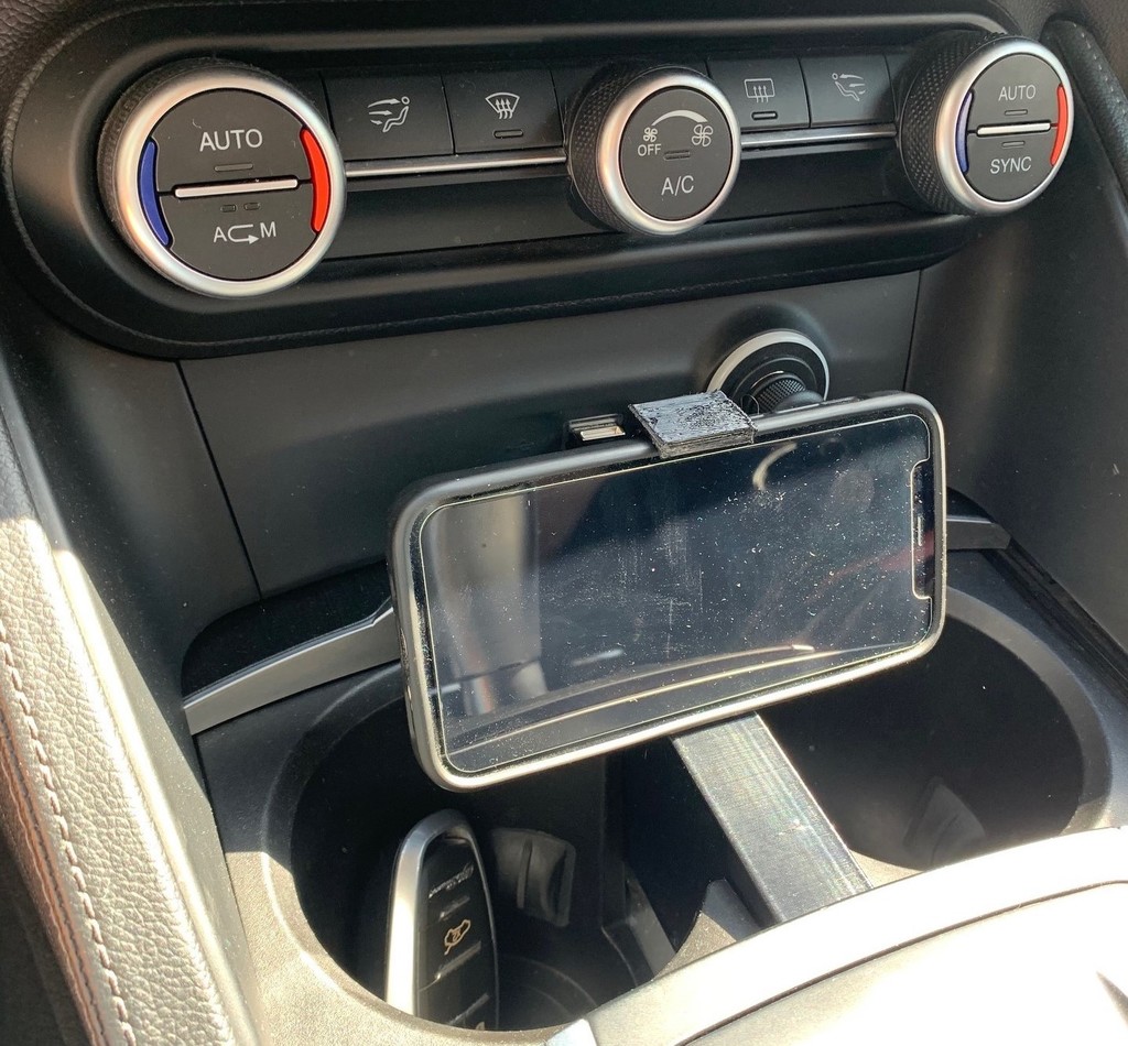 Alfa Romeo Stelvio Iphone 12 Mini Holder