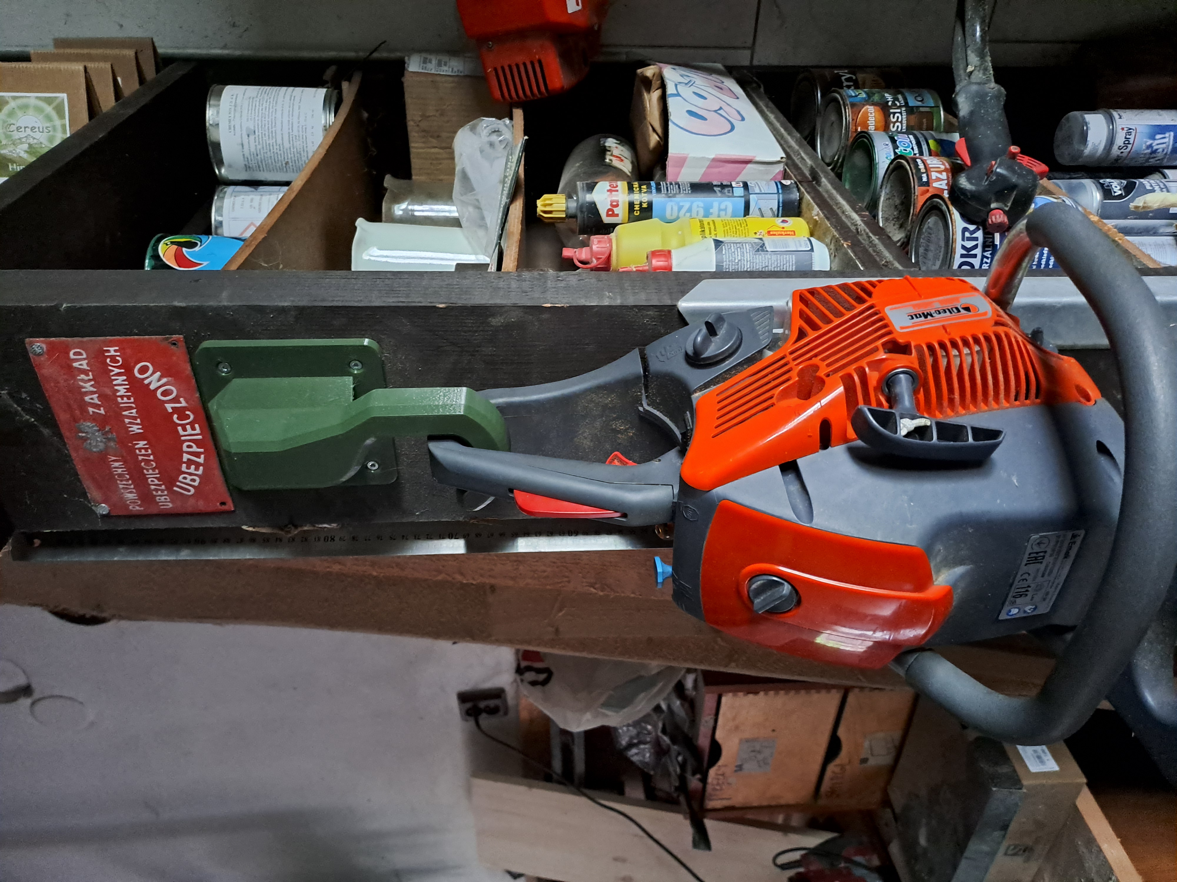 Chainsaw wall mount