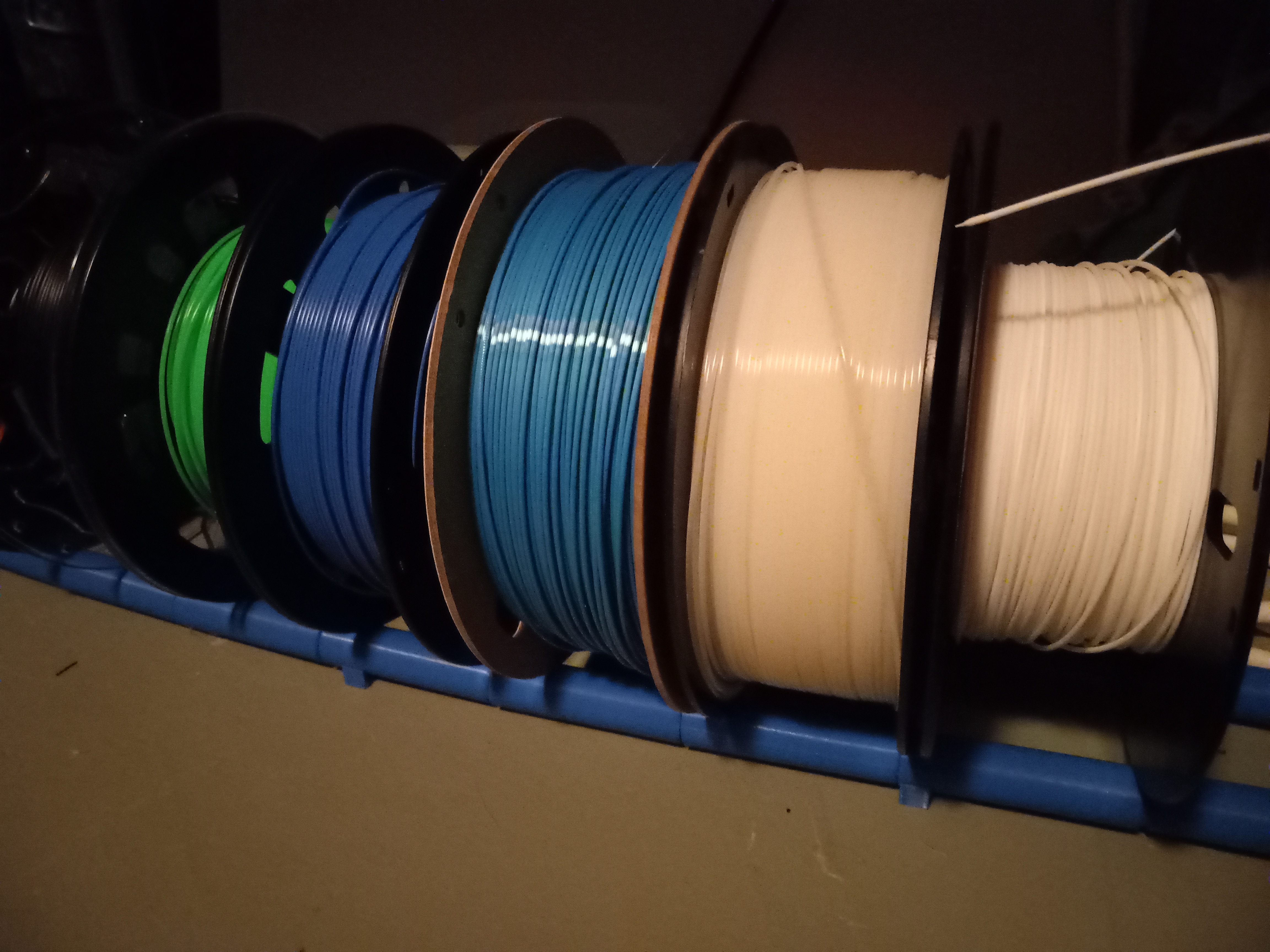 Miniatura 4 do modelo 3D Filament spool holder