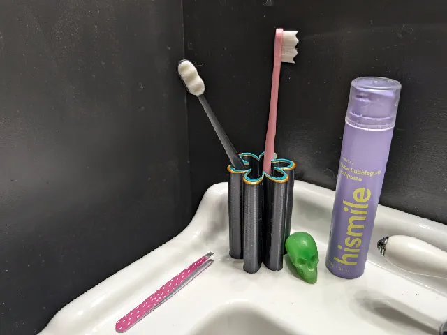 Daisy Toothbrush Holder, paintbrush holder, pen cup for small spaces. Easy, quick print with filament changes for multicolor