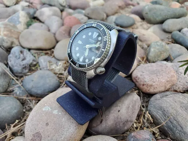Gridfinity Watch Stand (remix)