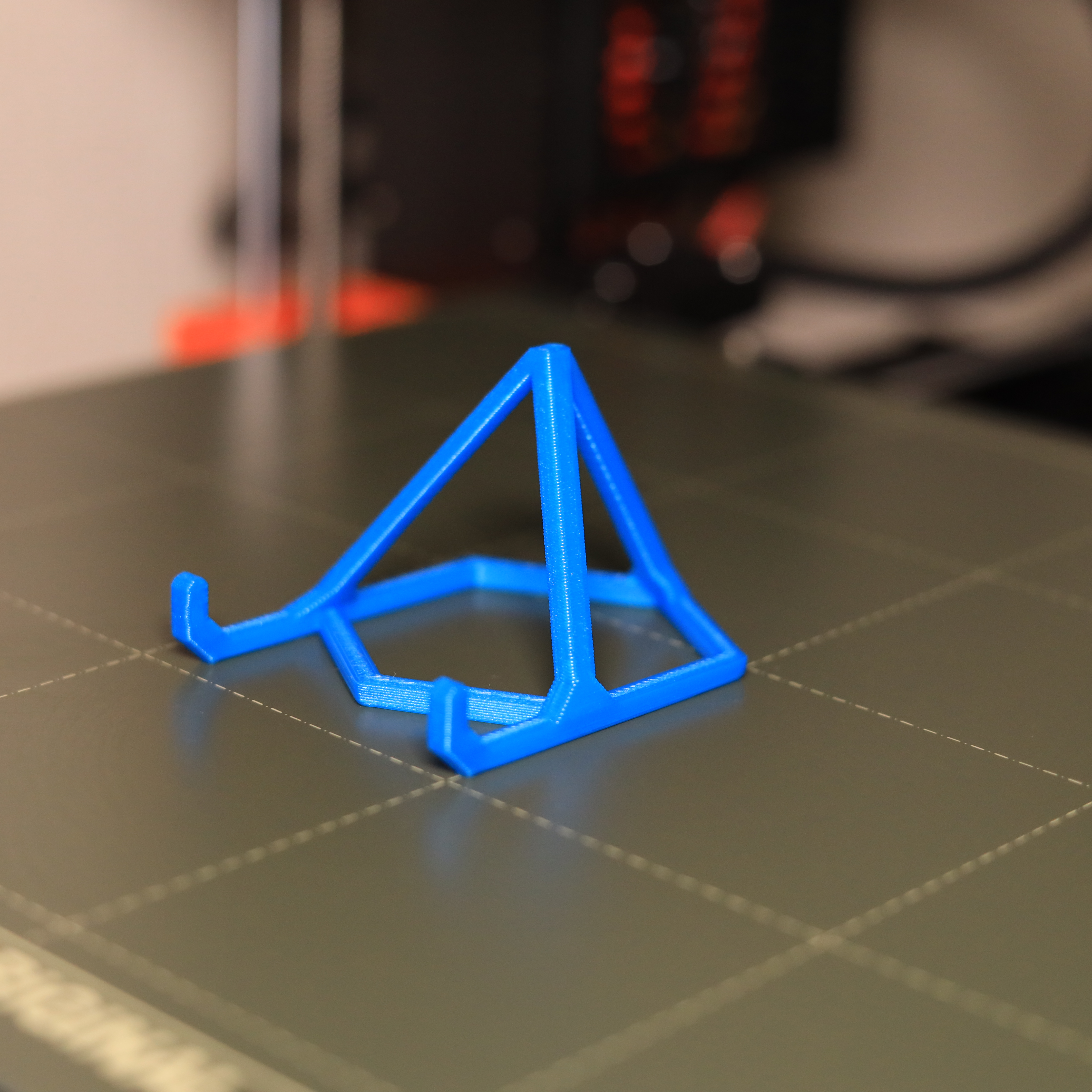 A Phone Stand in 21 Minutes (Hexagon Edition)