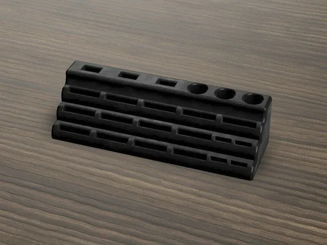 SD / Micro SD / USB / Pen holder