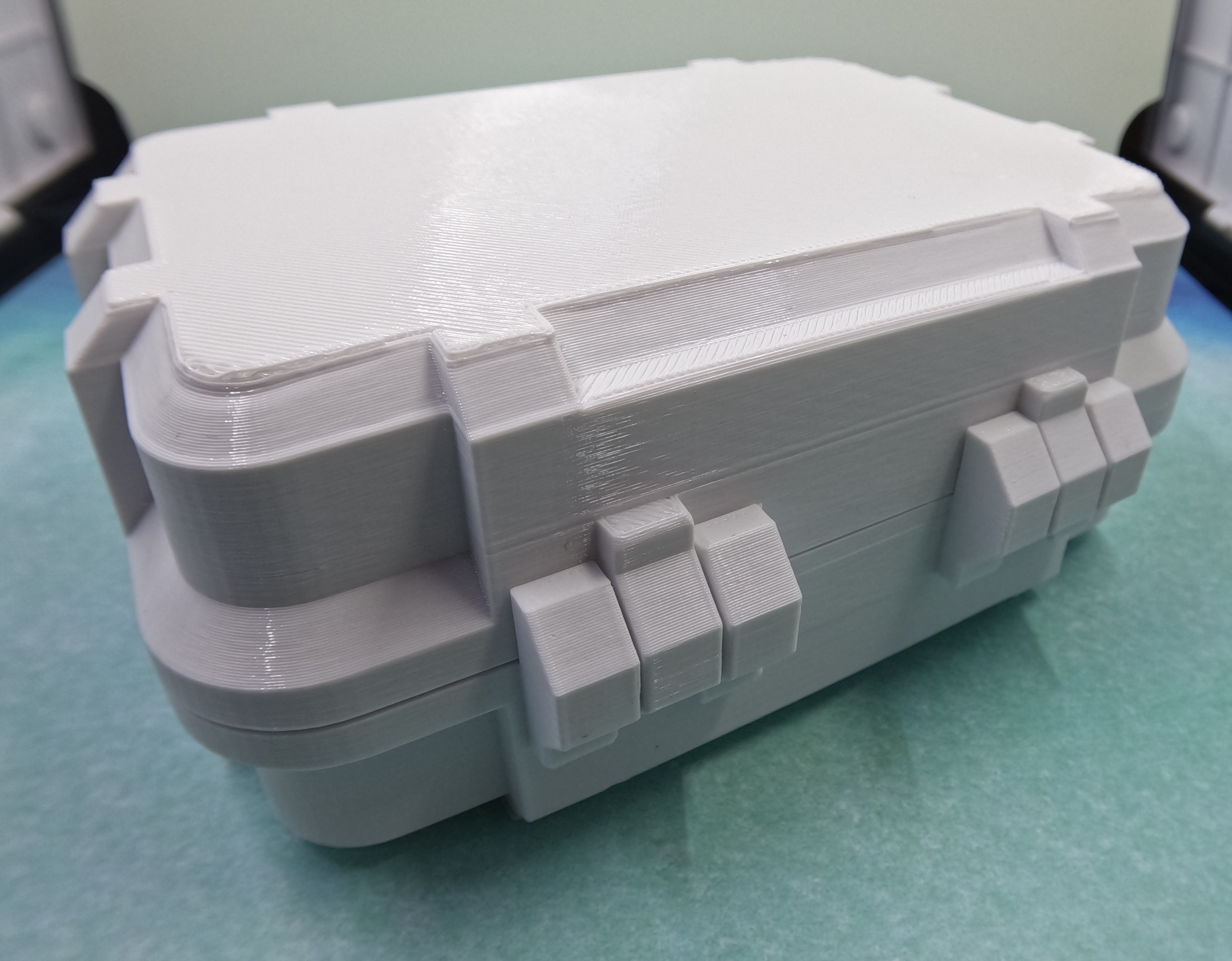 Self Latching Rugged Box Compact Latch by Aedazan Download free STL