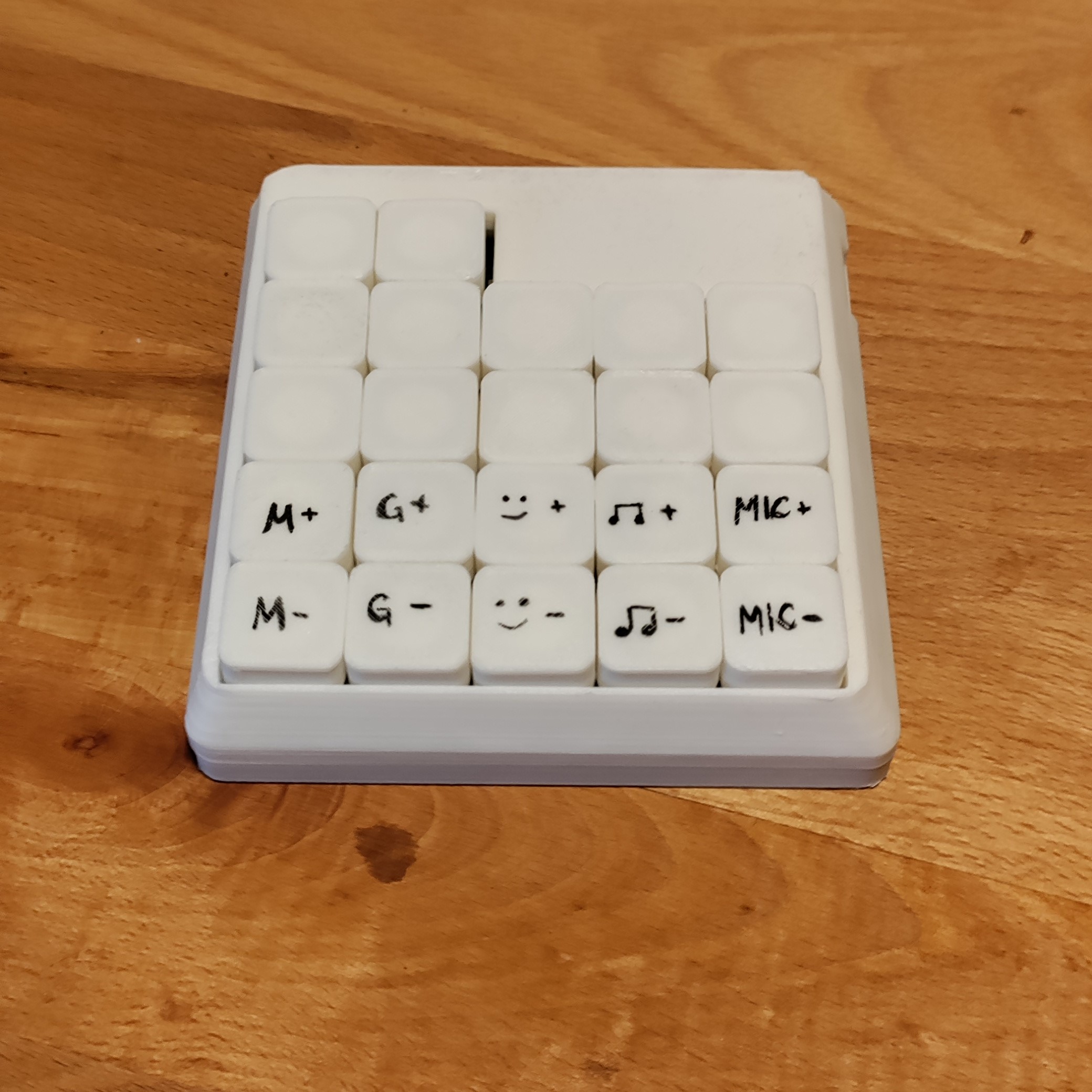 Macro Keypad/Keyboard by Ropaja | Download free STL model | Printables.com