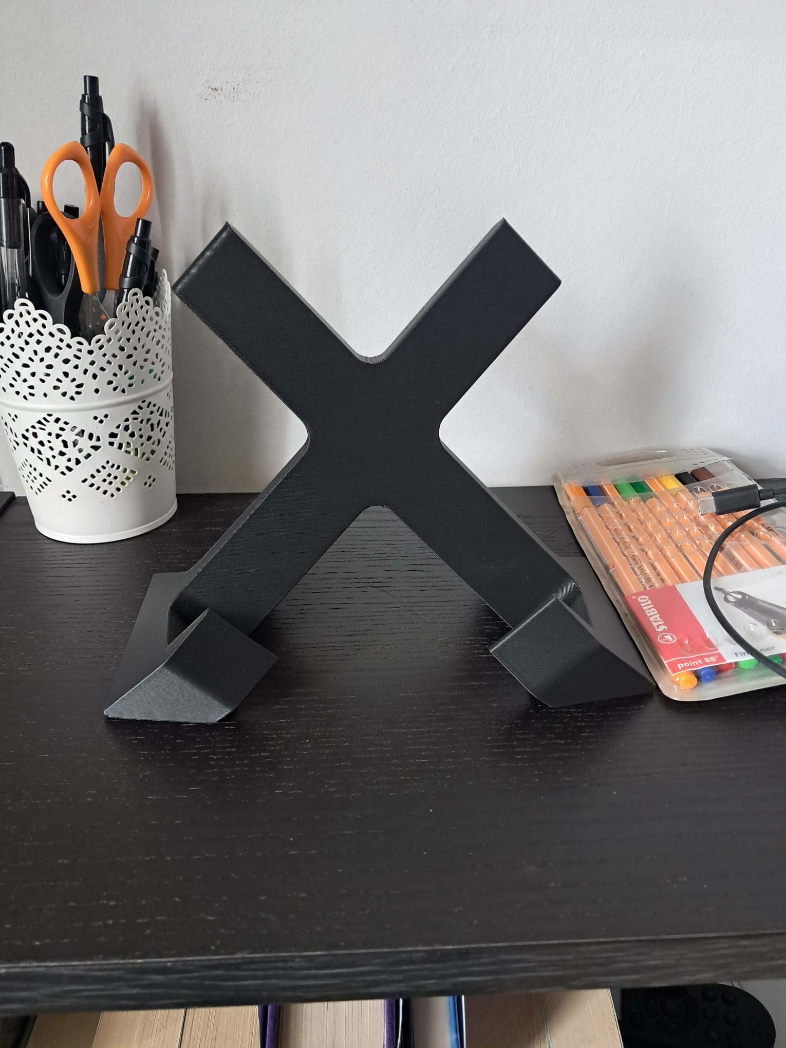 Book Stand - Longer Claws