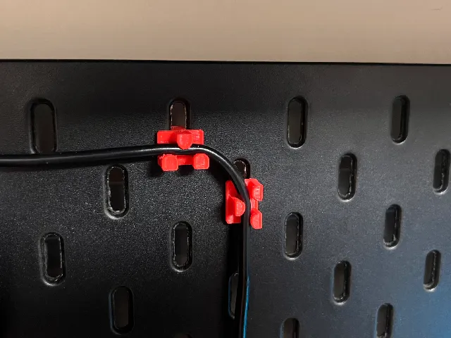 Skadis cable management clips