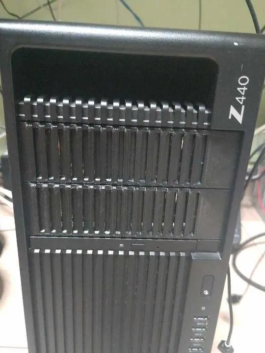HP Z440 (and similar) 5.25inch Drive Finned Bay Cover by PeteD