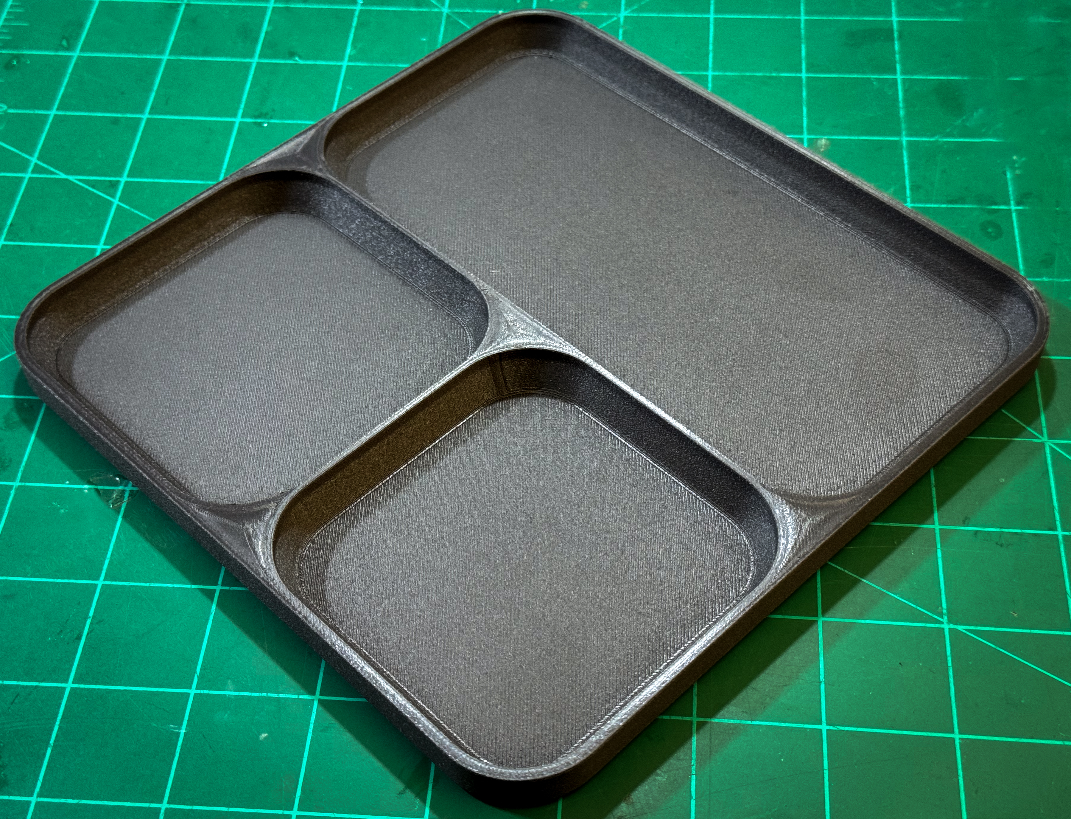 Part organizer tray