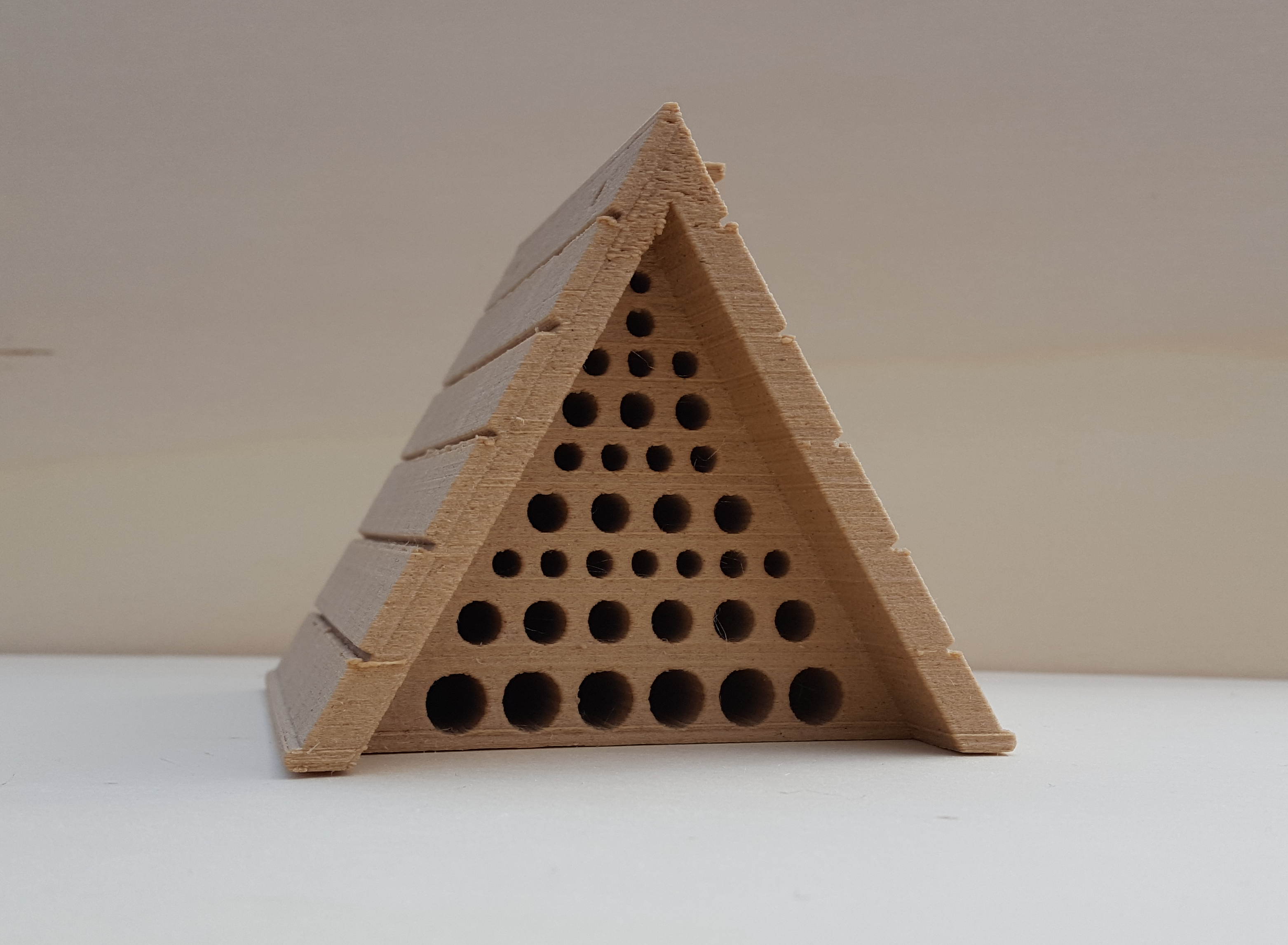 Miniatura 4 do modelo 3D Cute insect hotel