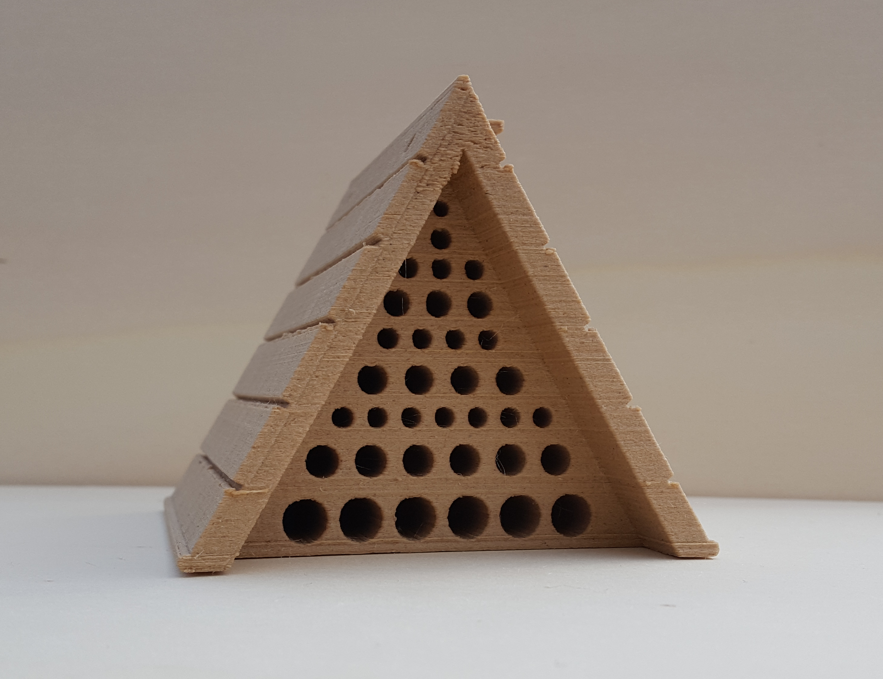 Miniatura 6 do modelo 3D Cute insect hotel