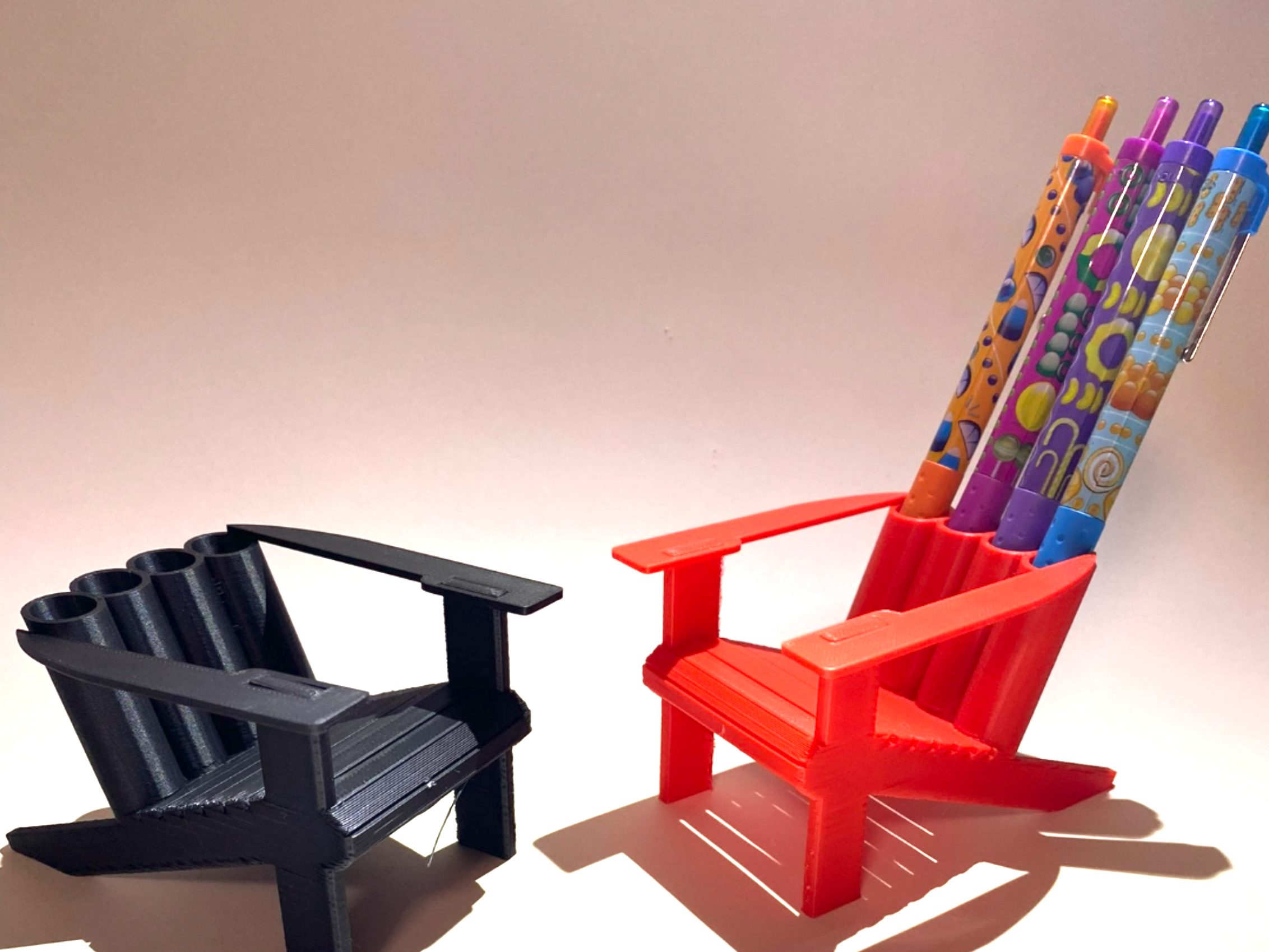 Lawn chair pen display