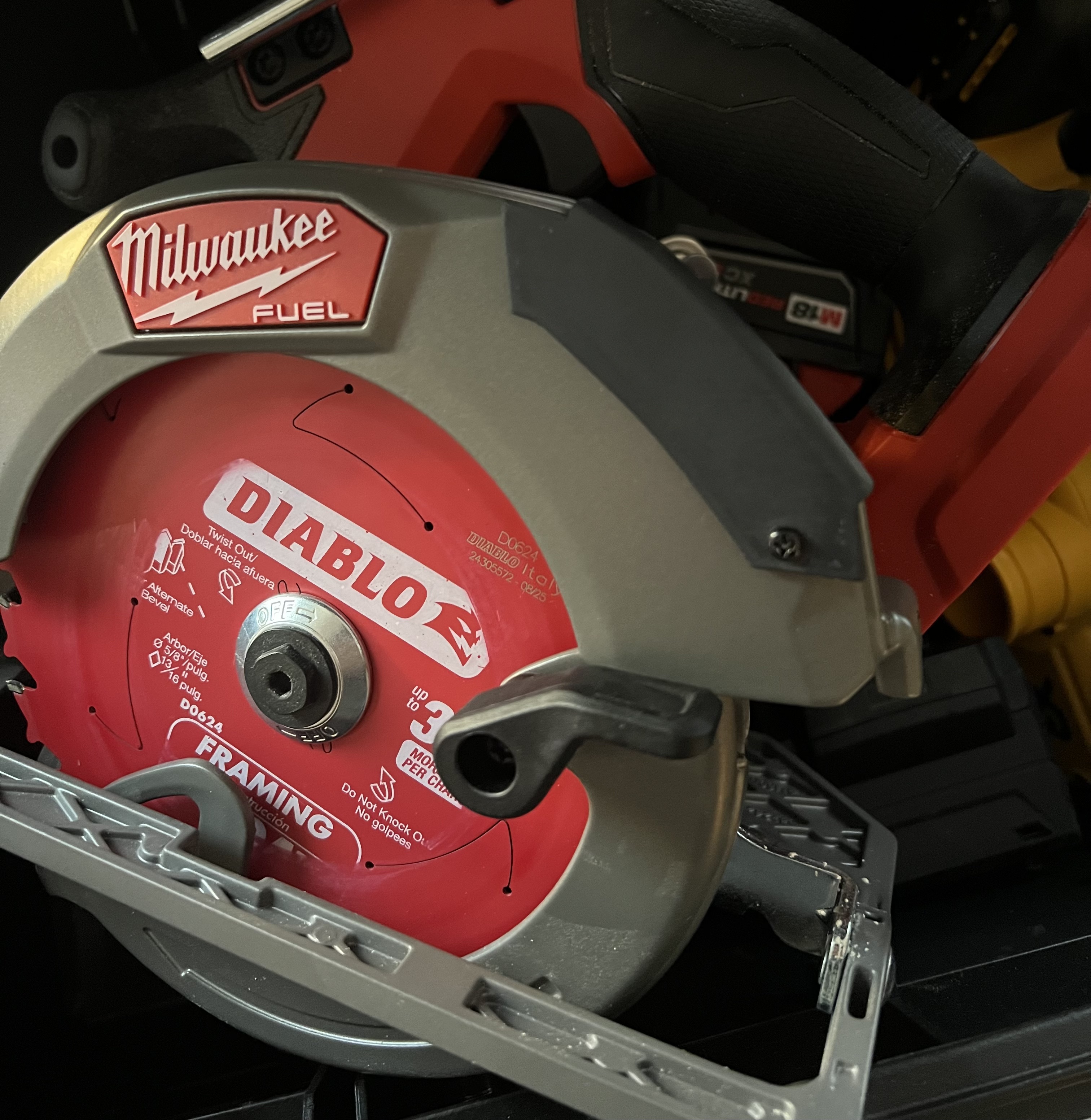 Milwaukee 2833-20 Saw Dust Port Cover