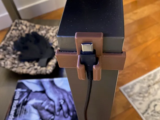 USB - c holder
