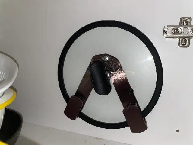 Adjustable Pot Lid Holders