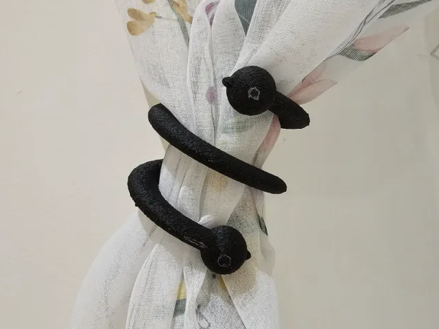 Net/Curtain tie