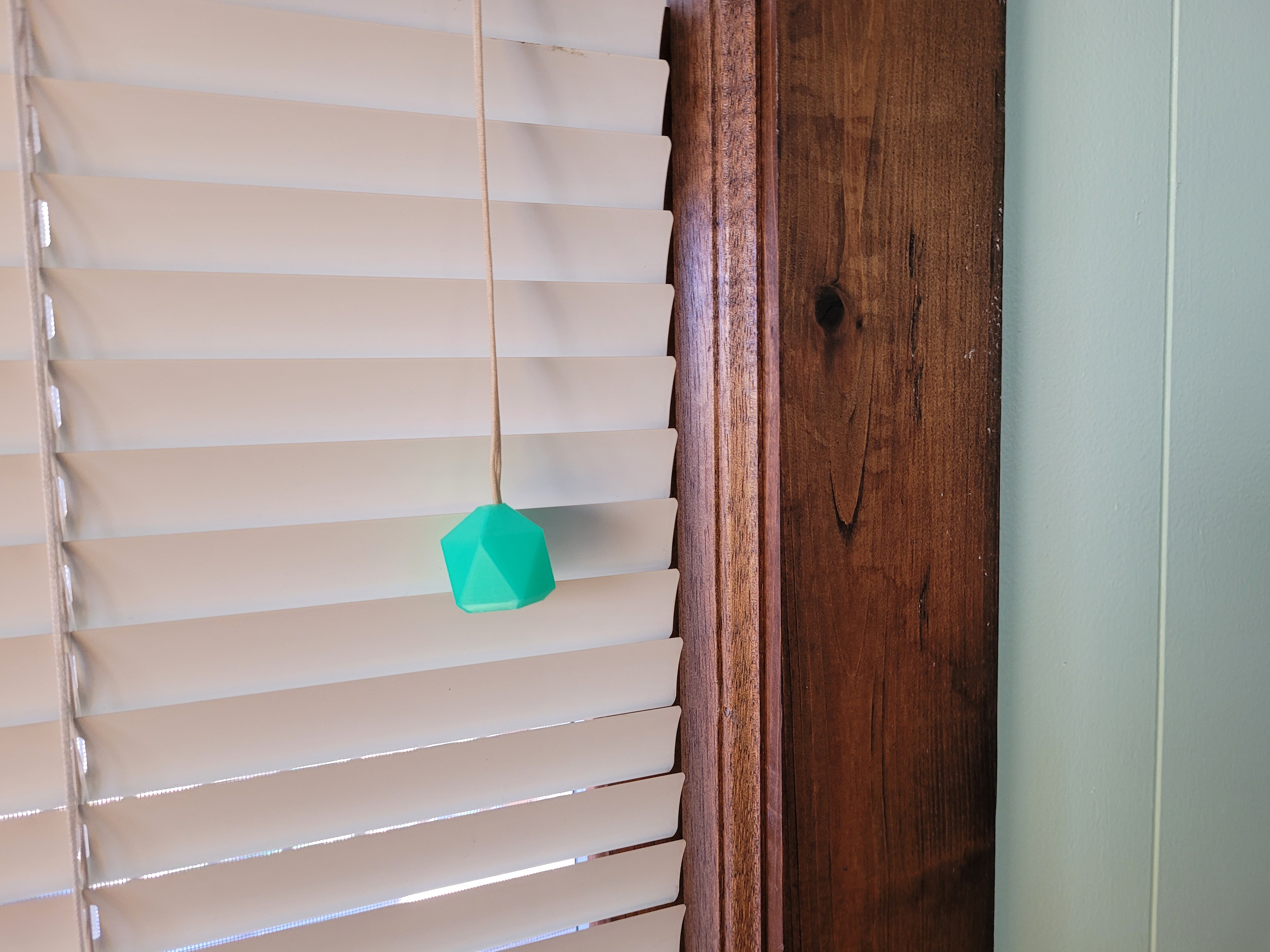 Blinds pull knob large iso