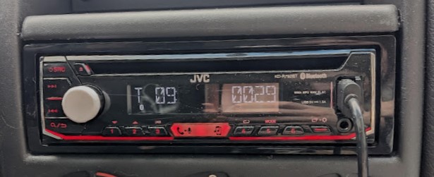 JVC turn knob car radio (Autoradio)